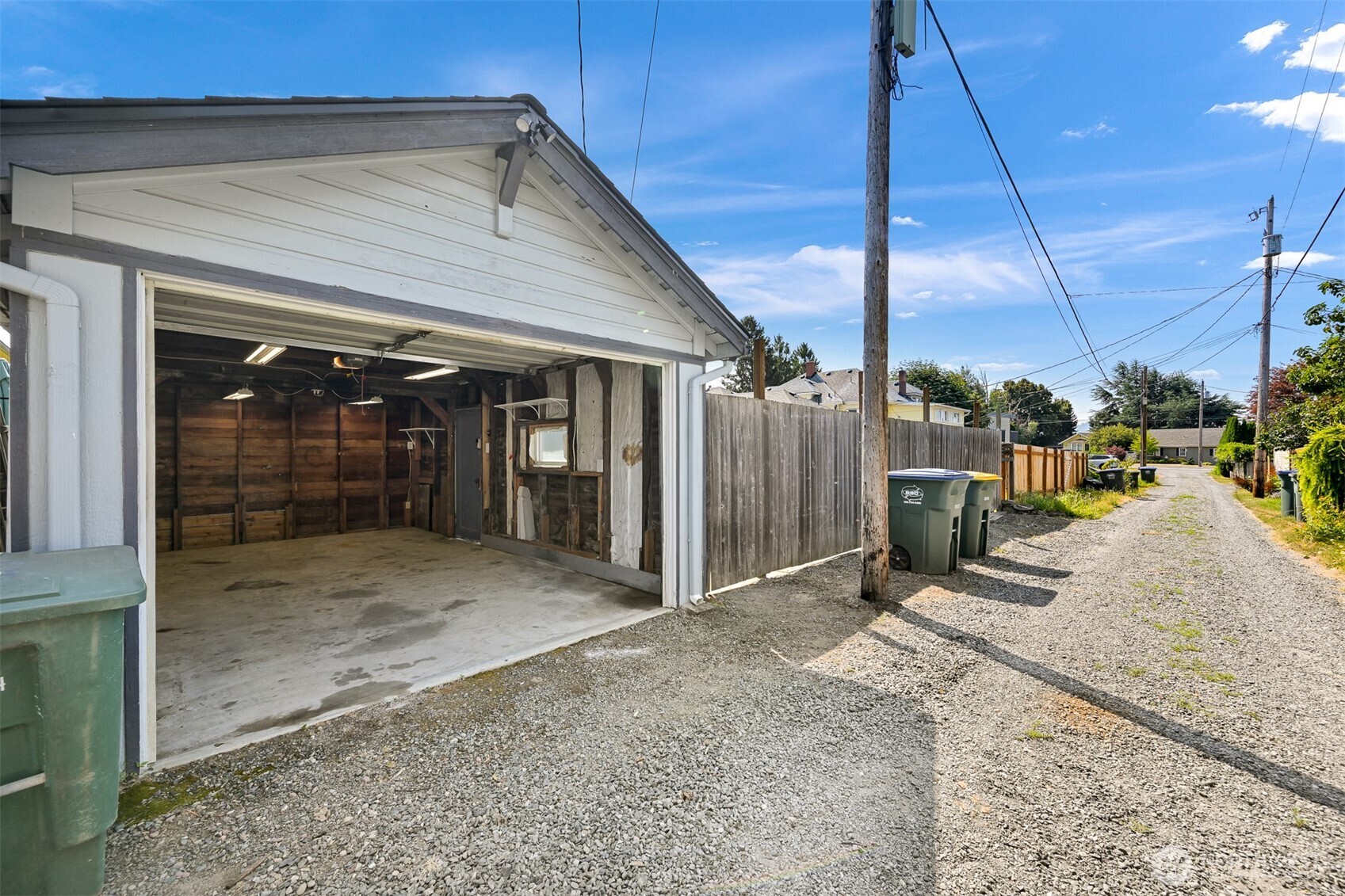 2217 Lynn Street Property Photo 29