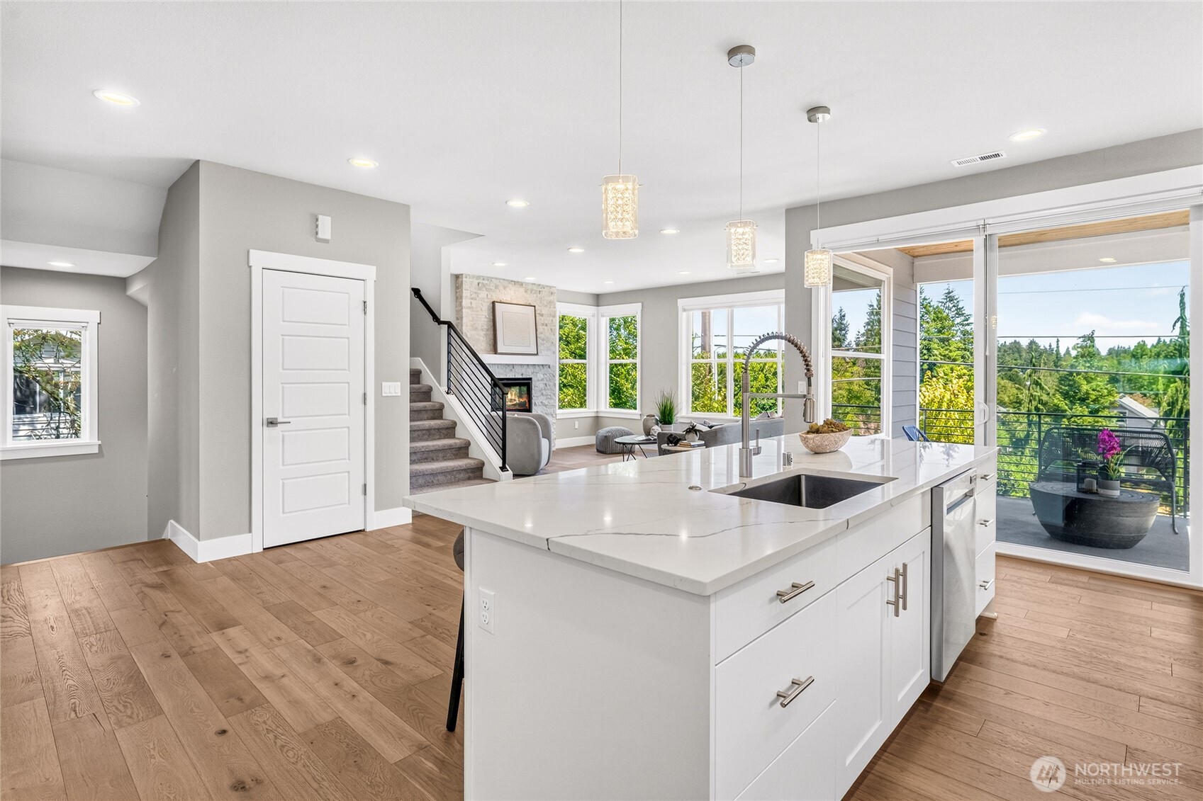 17051 8th Avenue Property Photo 8