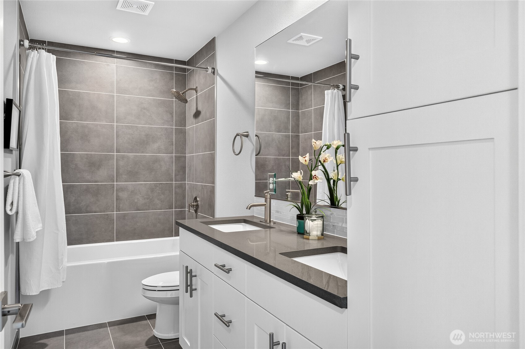 17051 8th Avenue Property Photo 16