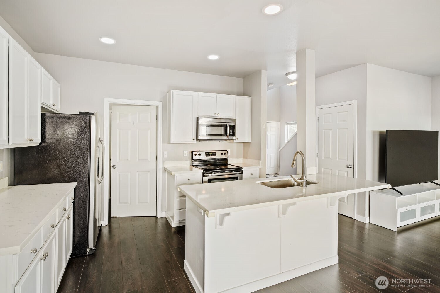 303 Pike Street 102 Property Photo 12