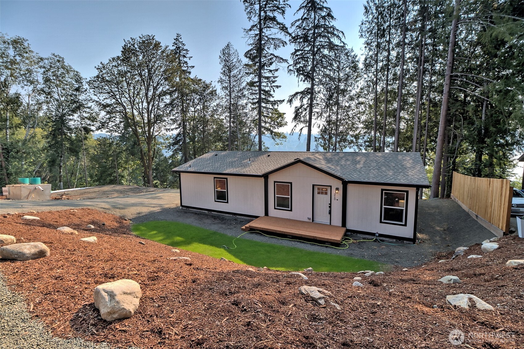 210 E Bridger Lane Property Photo 4