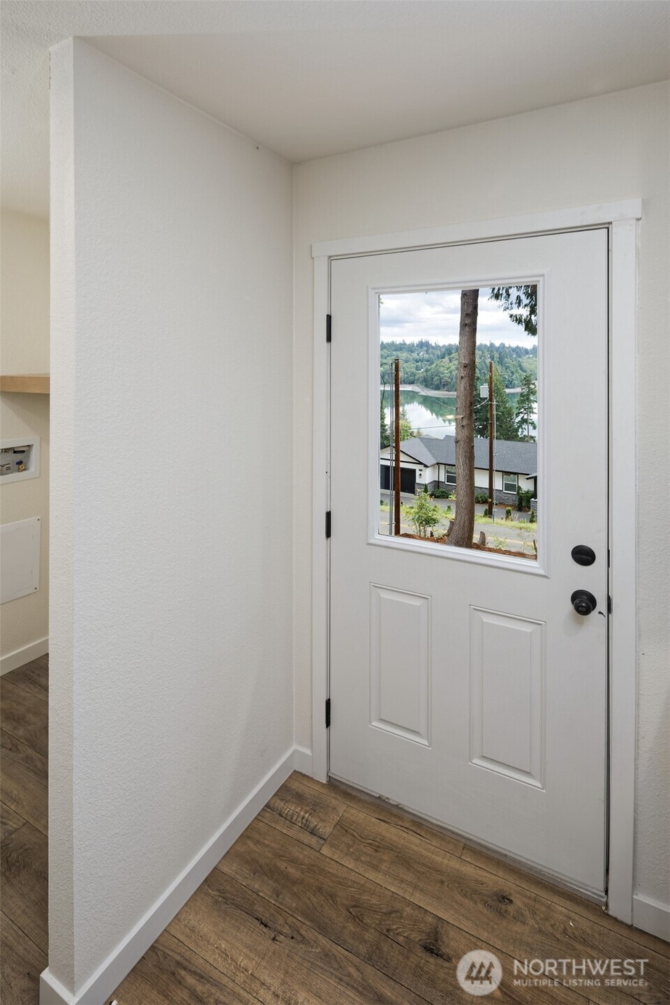 210 E Bridger Lane Property Photo 13