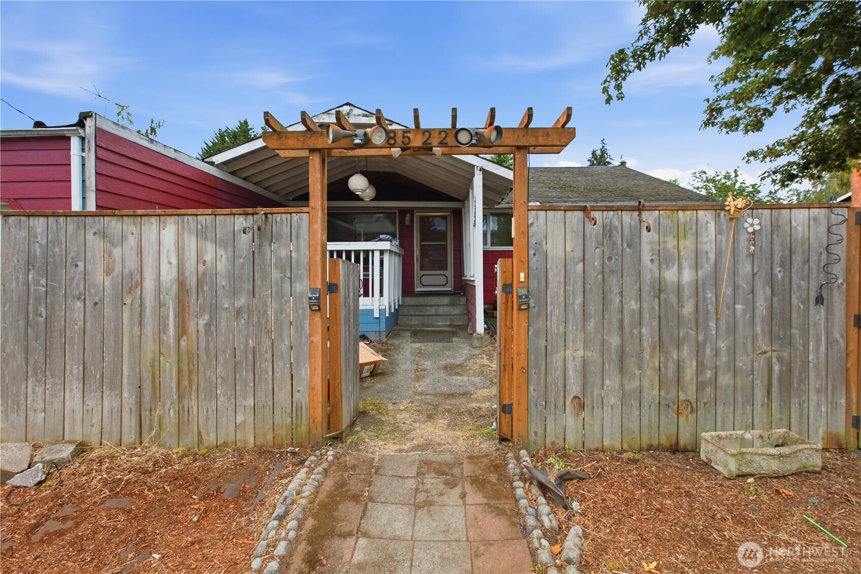 8522 29th Street Property Photo 2