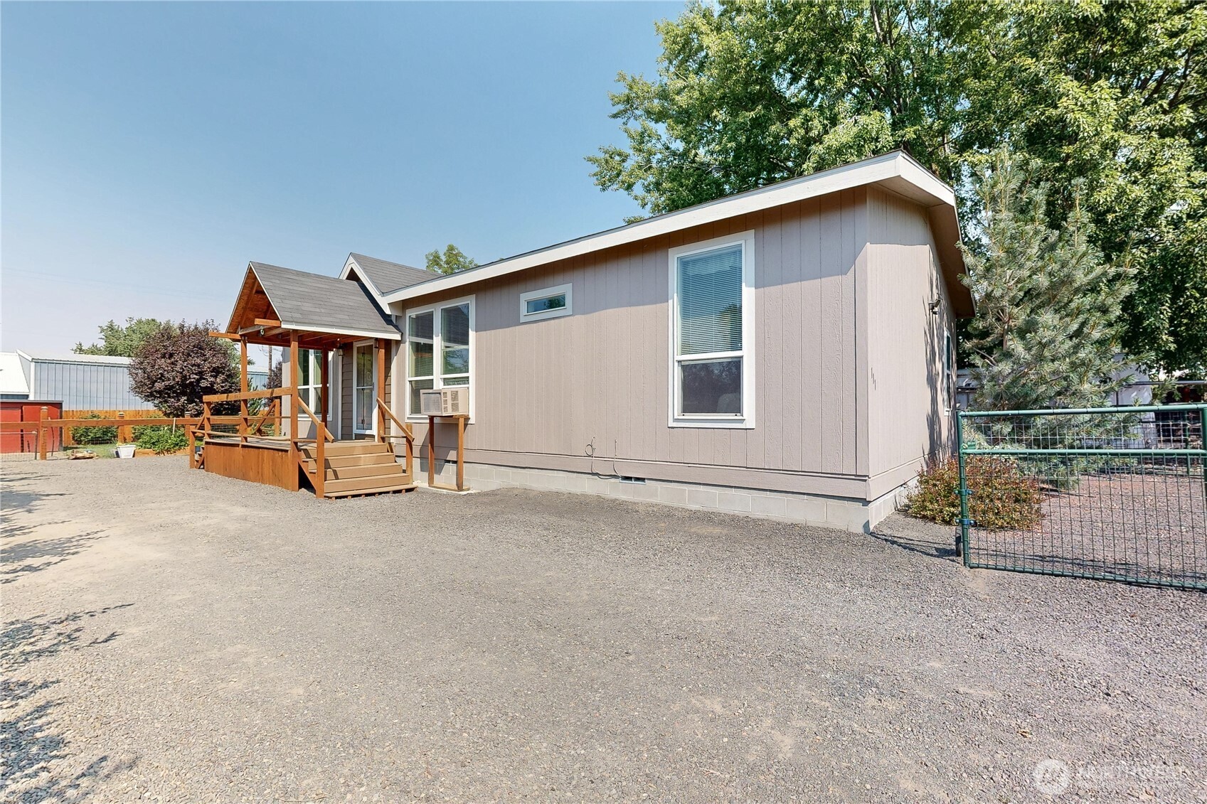 111 N D Street Property Photo 1