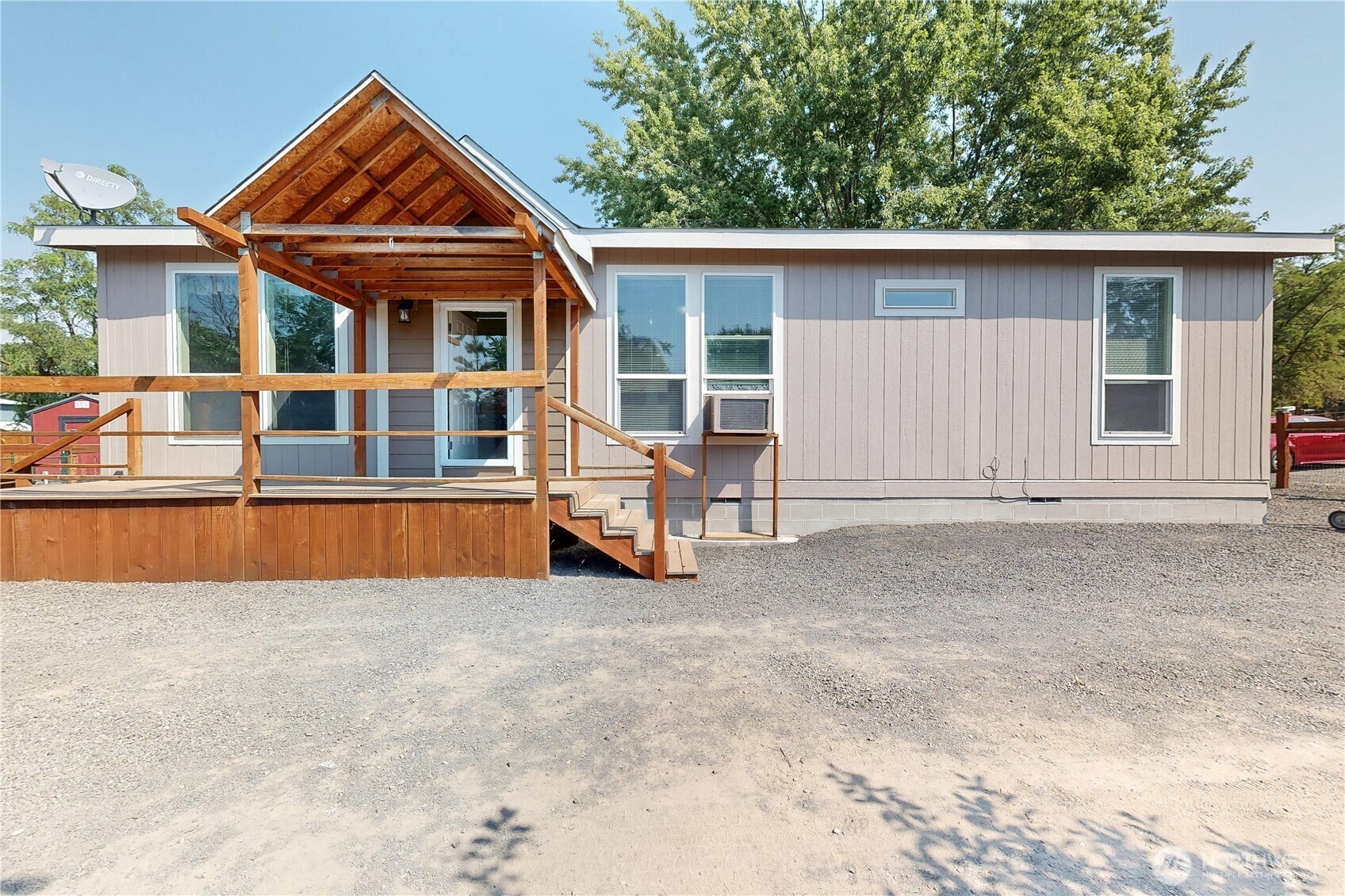 111 N D Street Property Photo 2