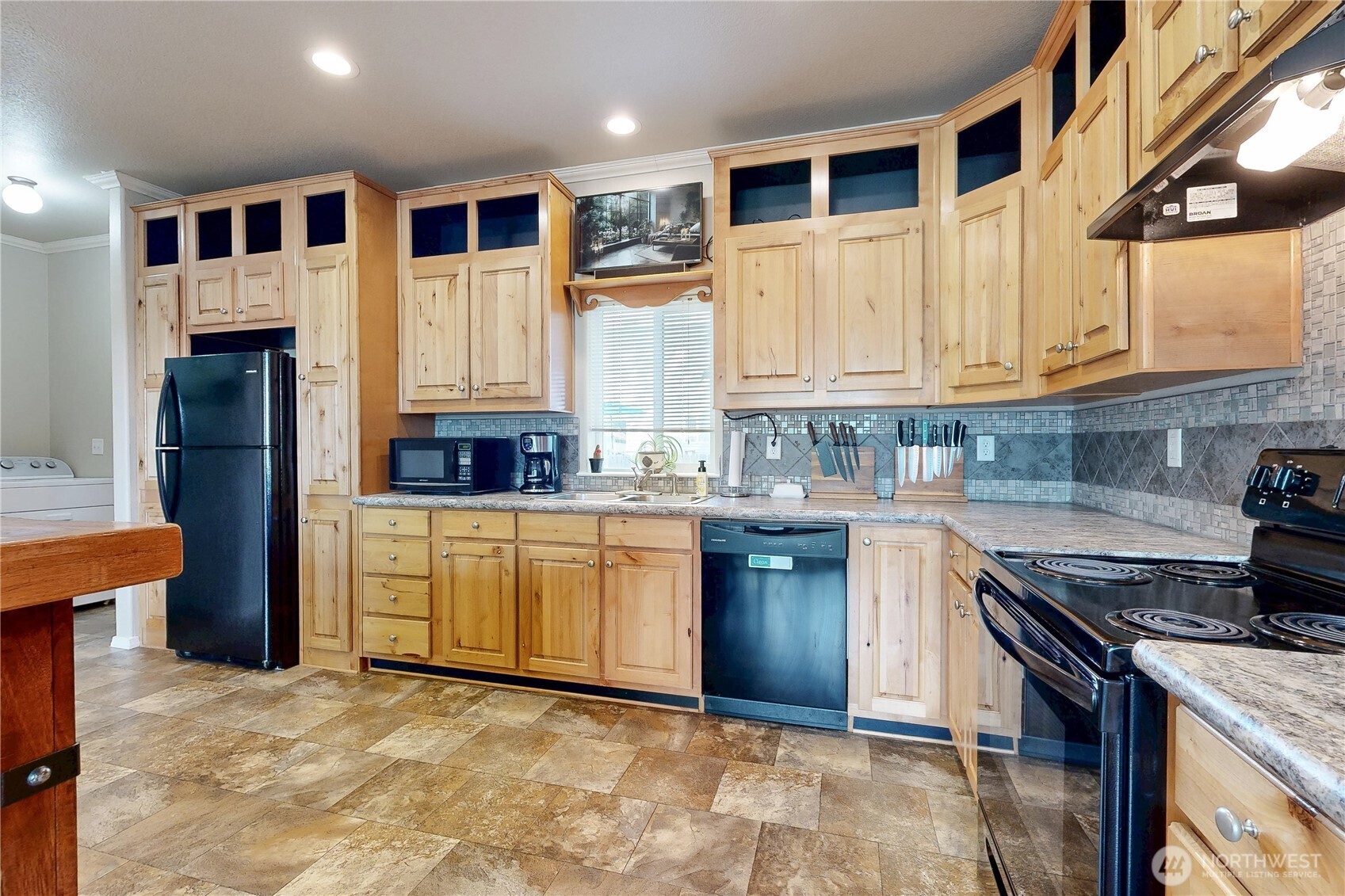 111 N D Street Property Photo 7