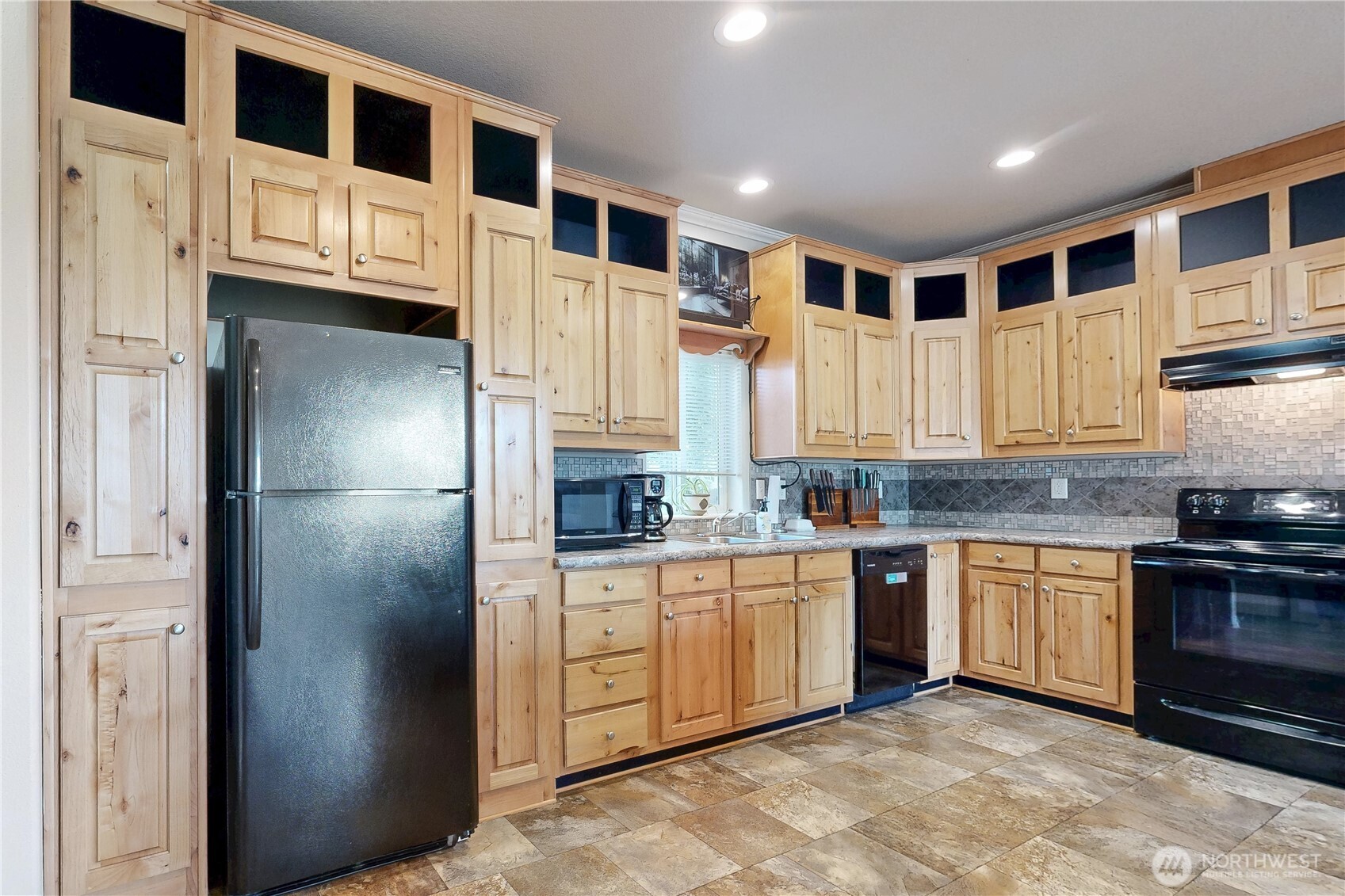 111 N D Street Property Photo 10
