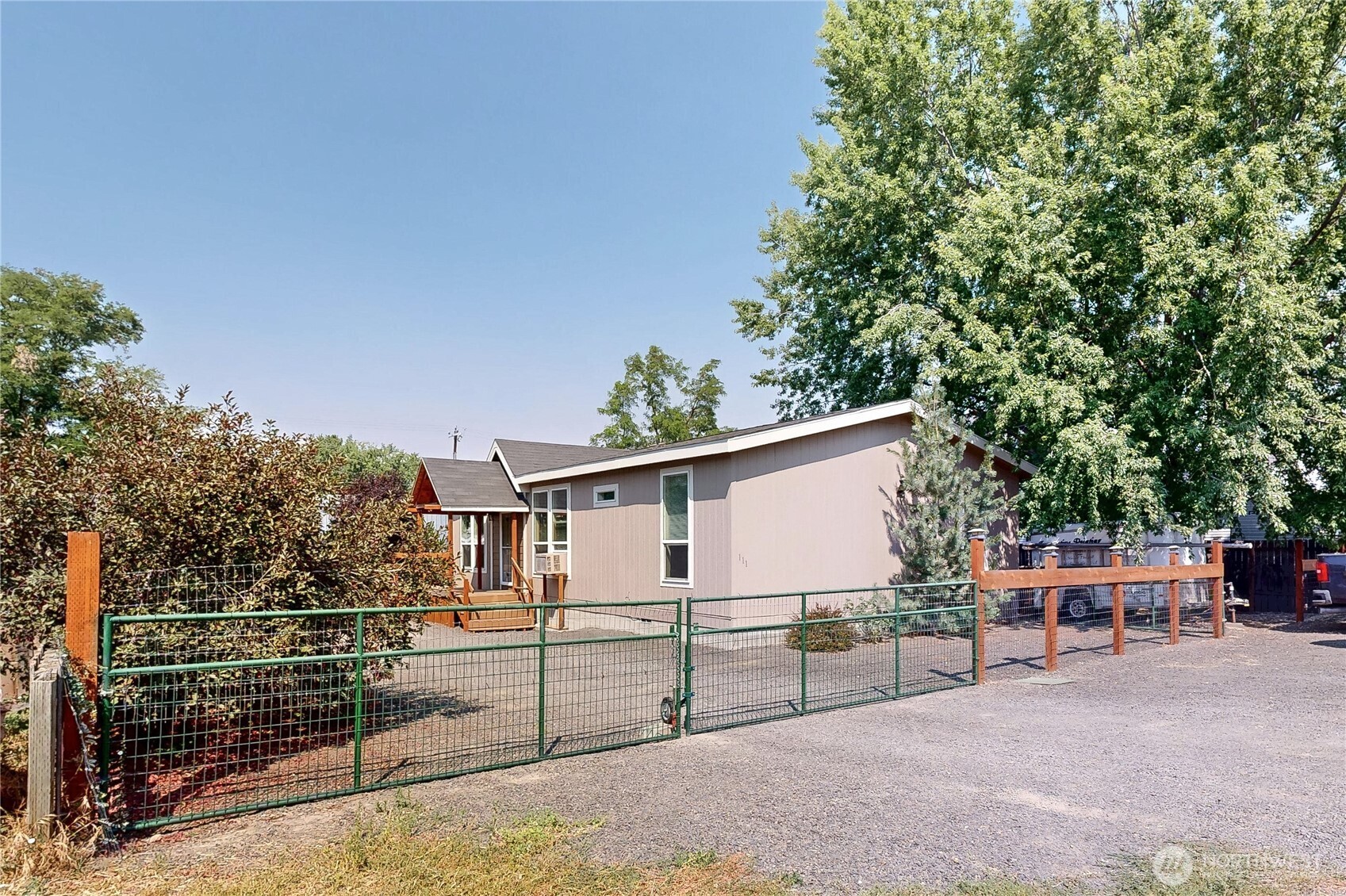 111 N D Street Property Photo 39