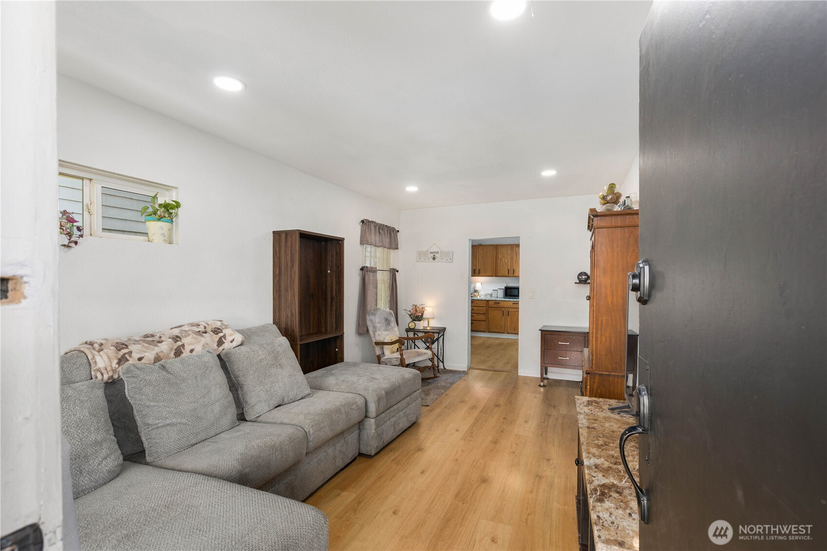 803 N Pacific Avenue Property Photo 9