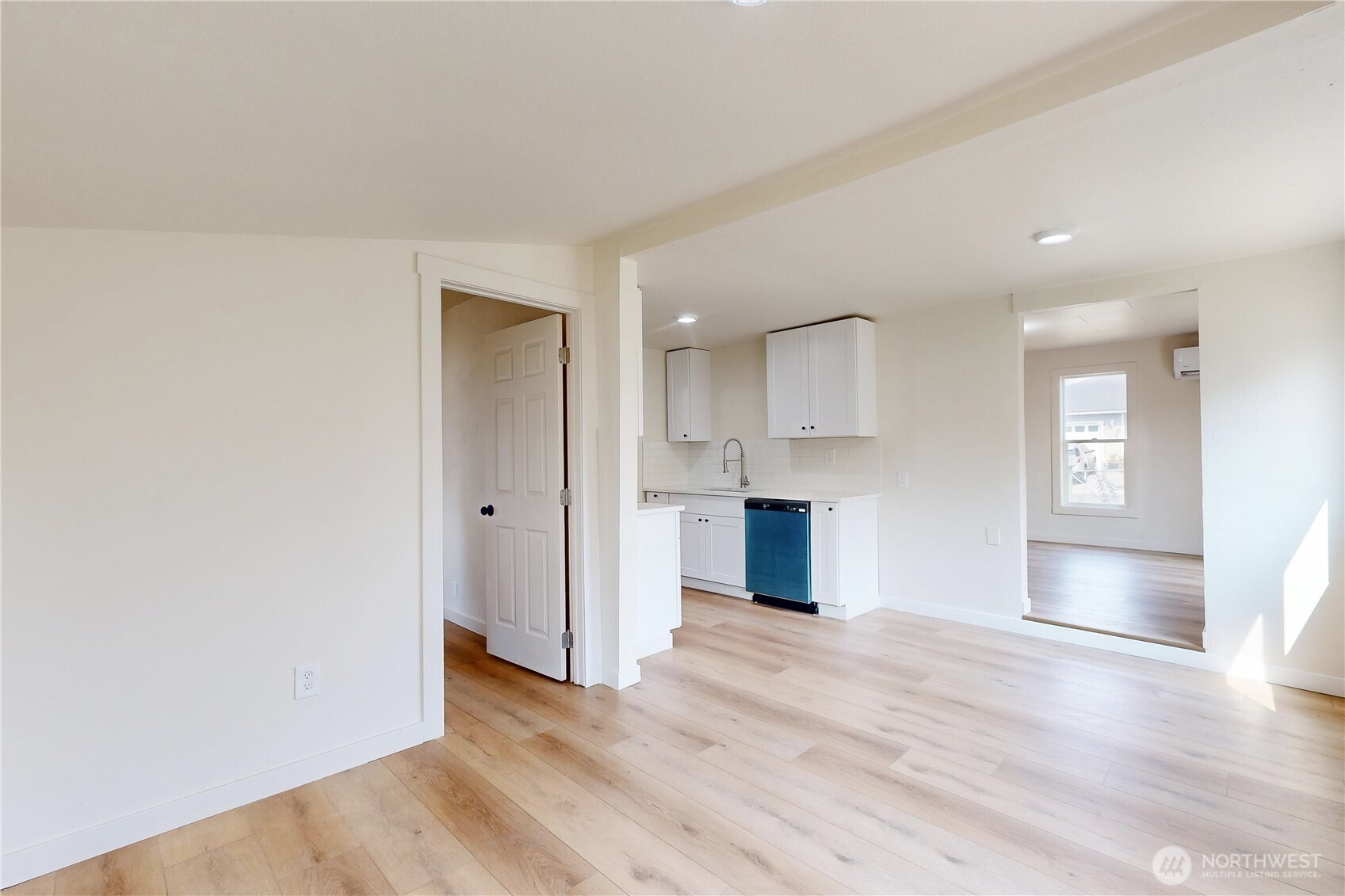 711 Robbins Street Property Photo 15