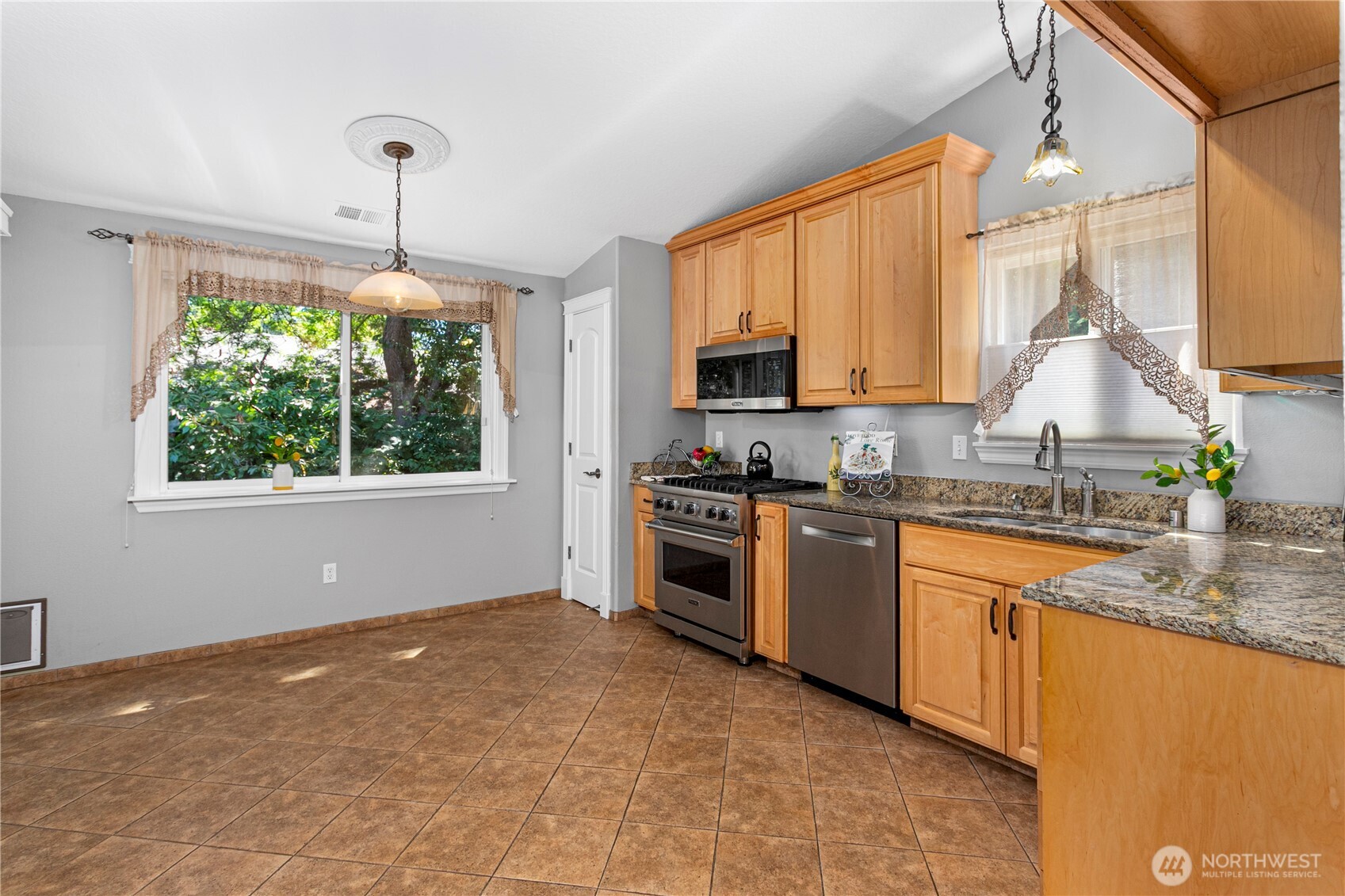 10415 Ne 43rd Avenue Property Photo 11