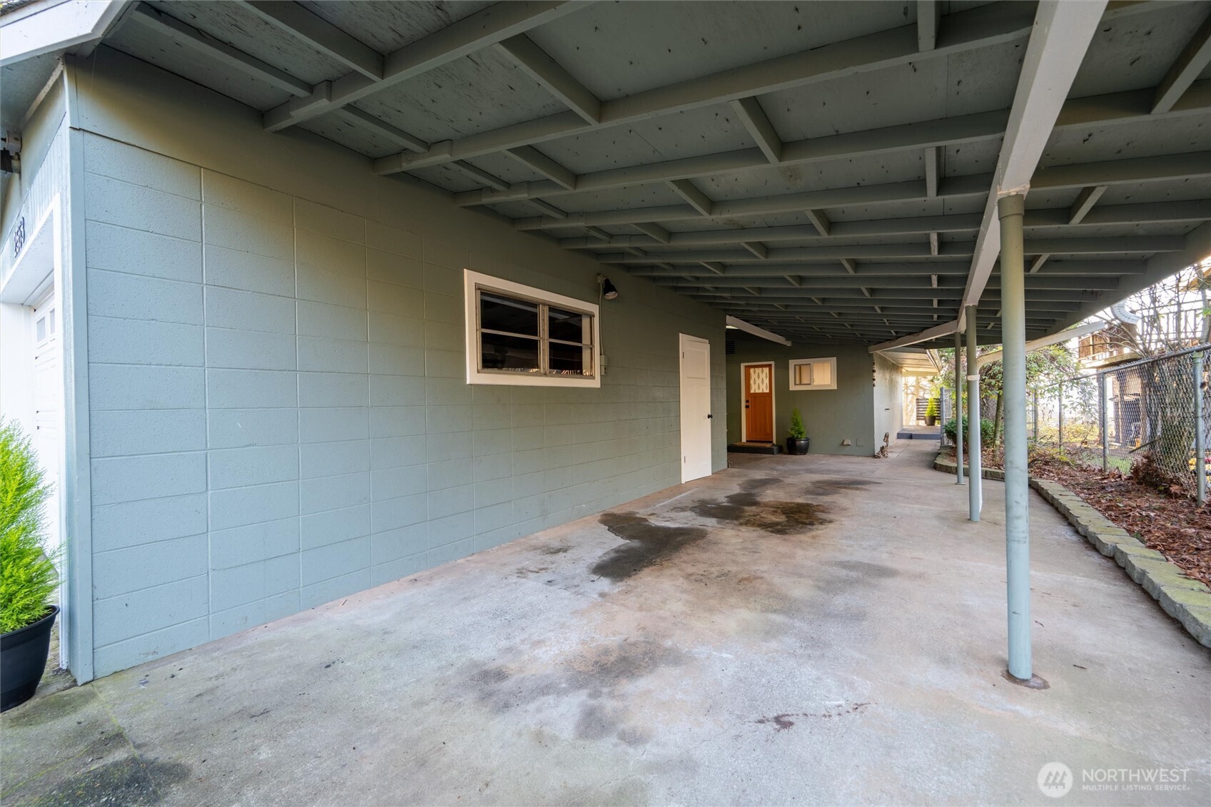 2553 Mackenzie Road Property Photo 10