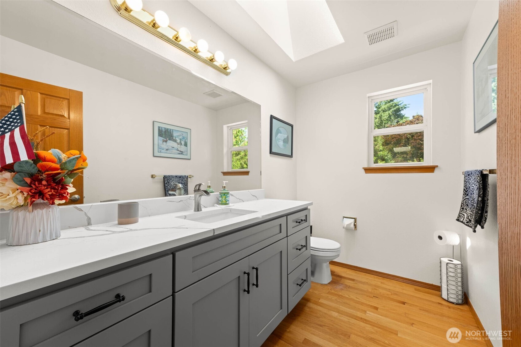 11002 Moller Drive Property Photo 8