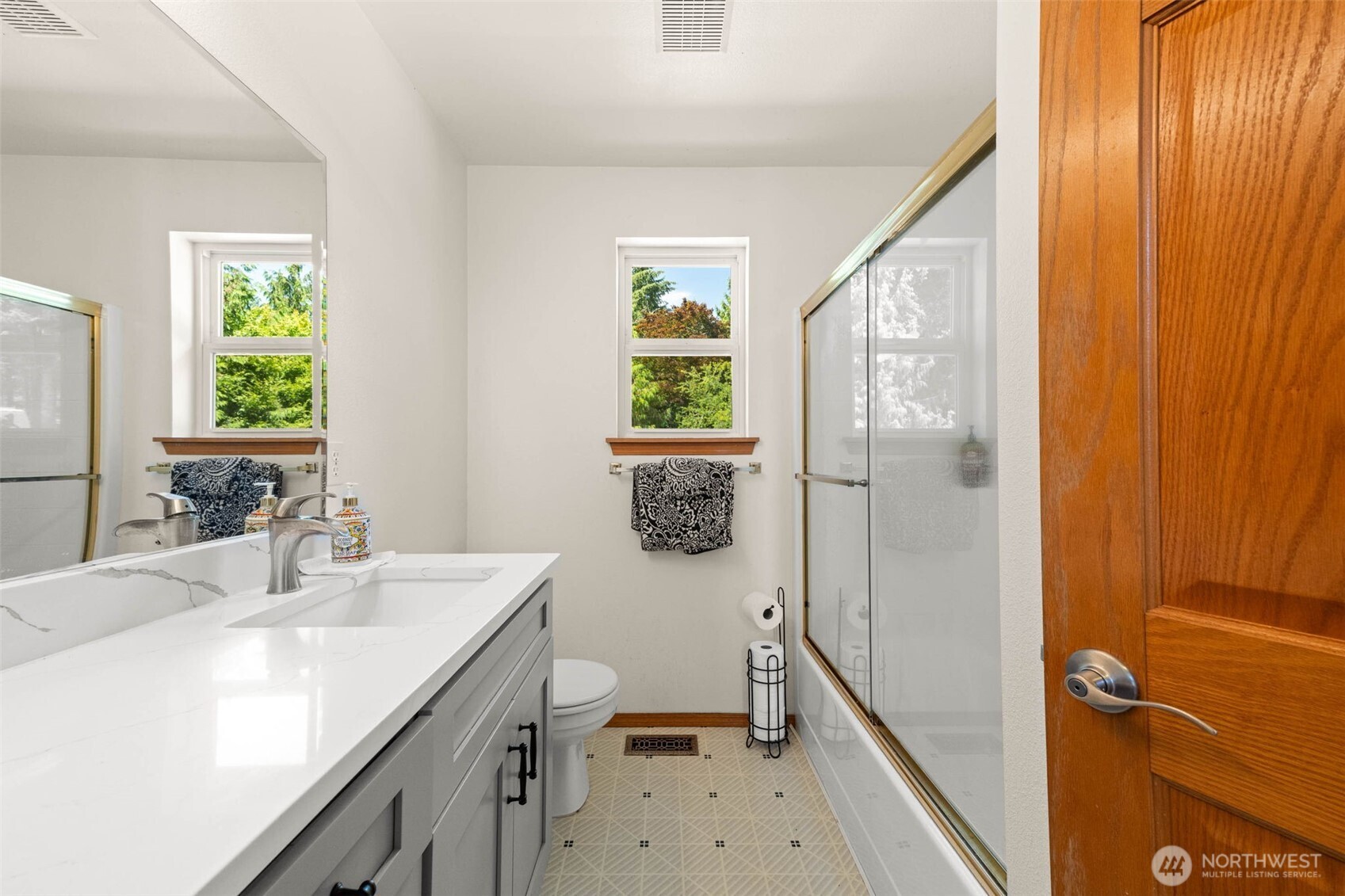 11002 Moller Drive Property Photo 31