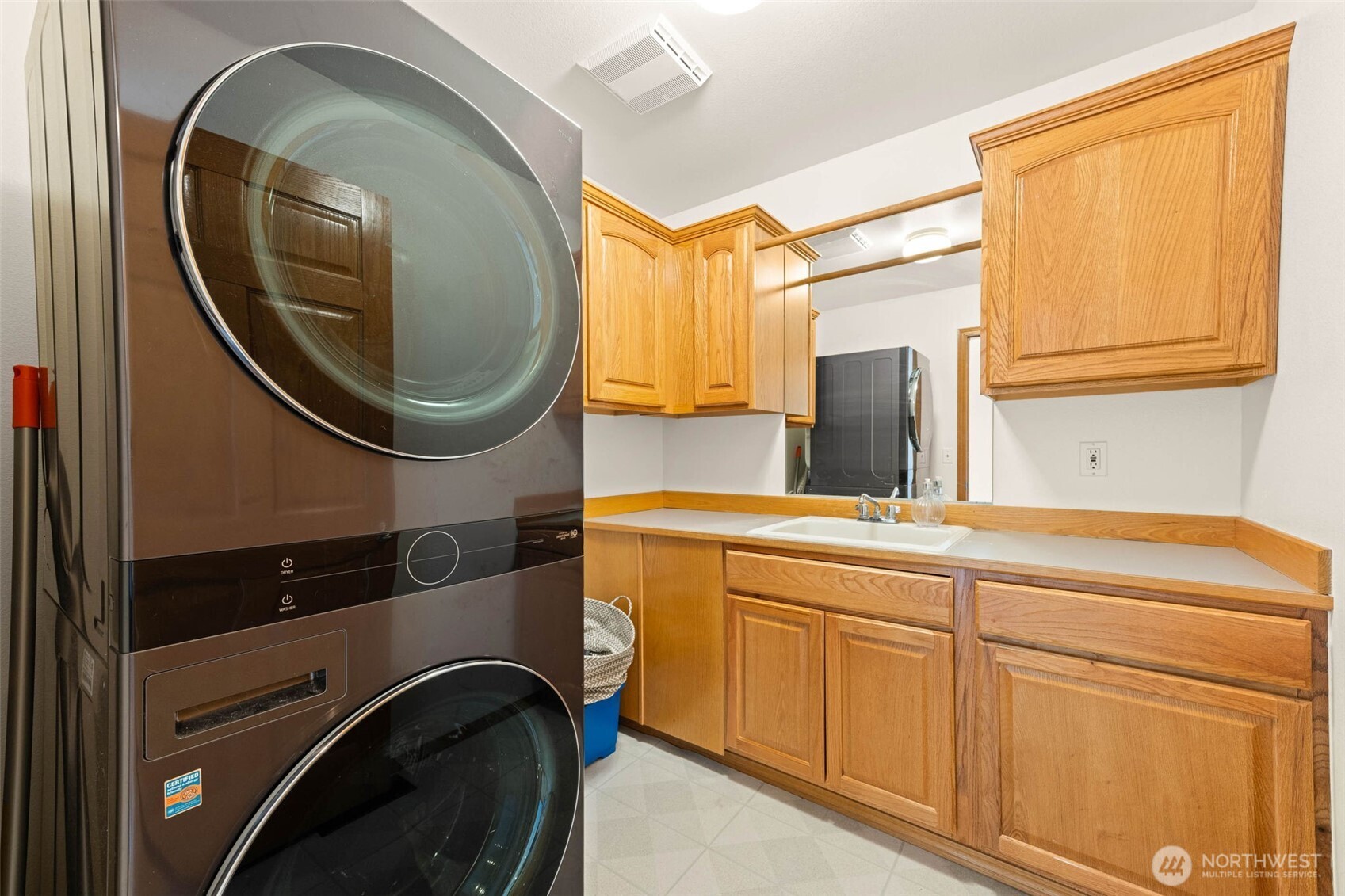 11002 Moller Drive Property Photo 32