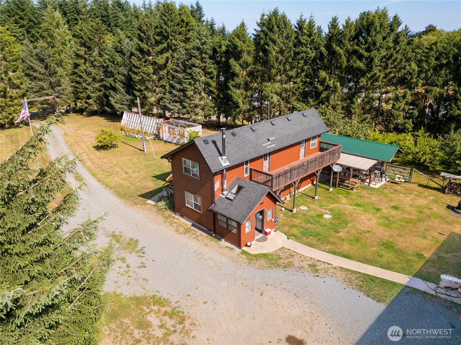332 Whiskey Creek Beach Rd Property Photo 3