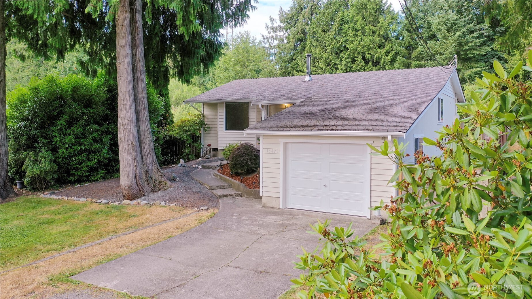 16420 W Lake Goodwin Road Property Photo 4