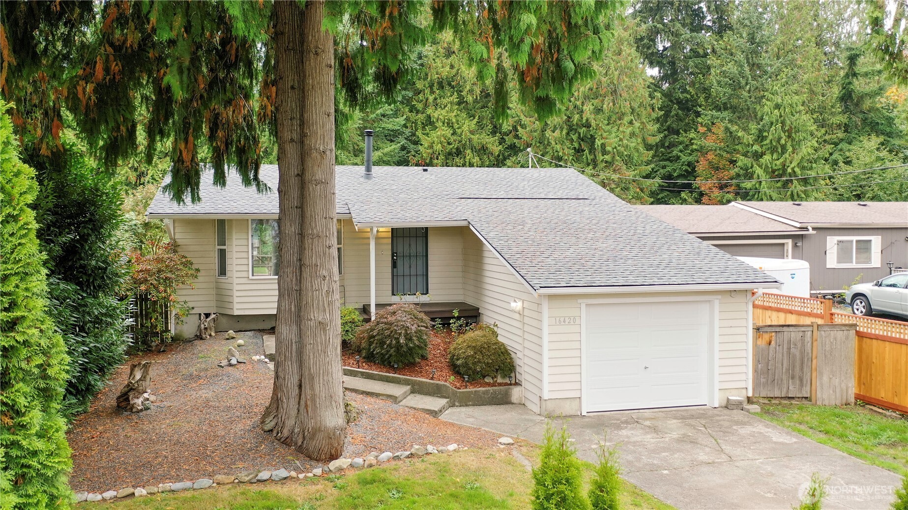 16420 W Lake Goodwin Road Property Photo 6