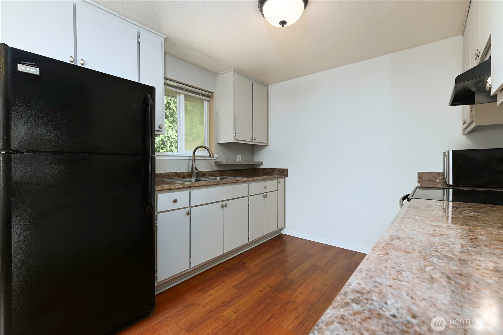 16420 W Lake Goodwin Road Property Photo 13