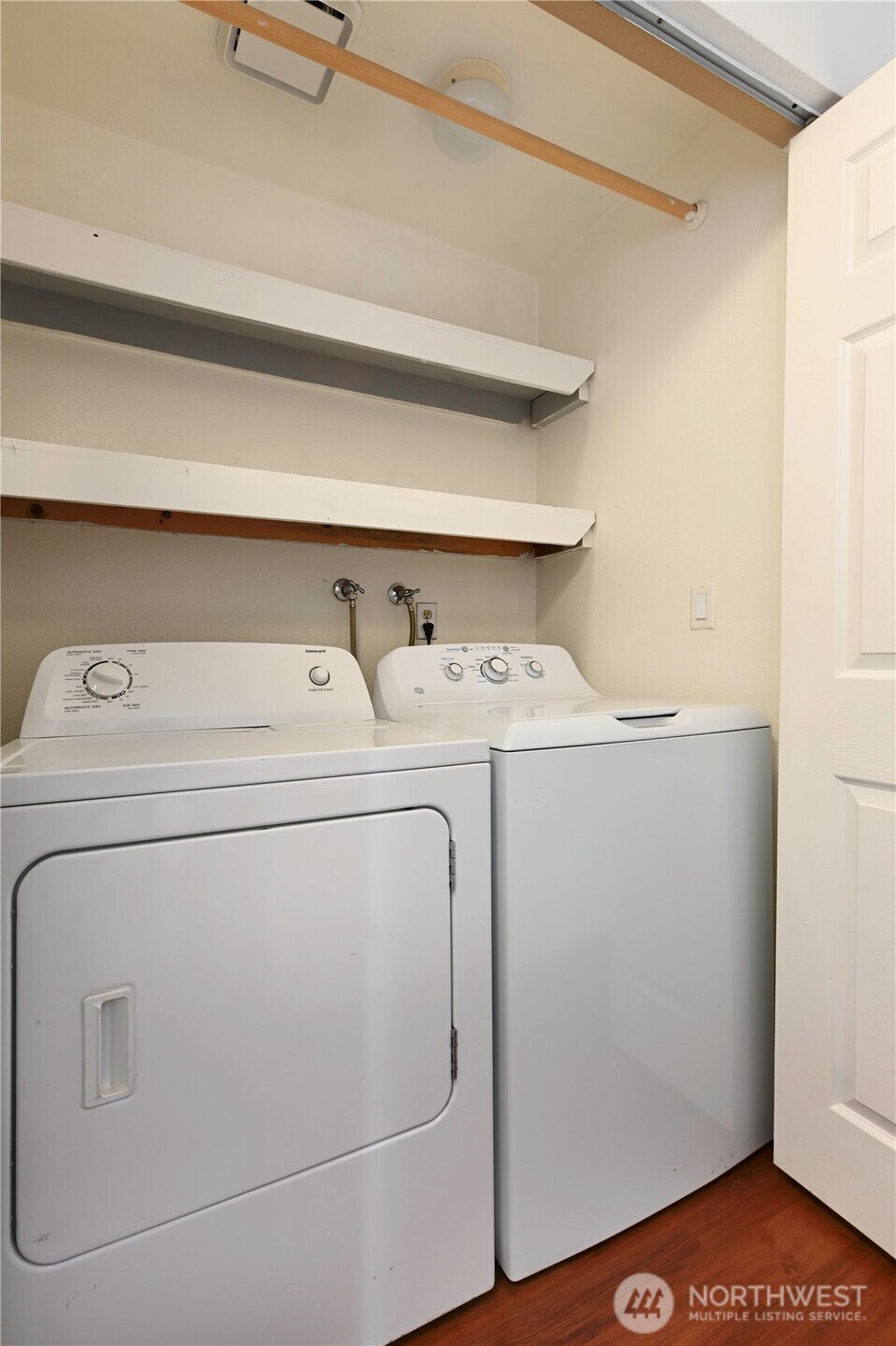 16420 W Lake Goodwin Road Property Photo 21