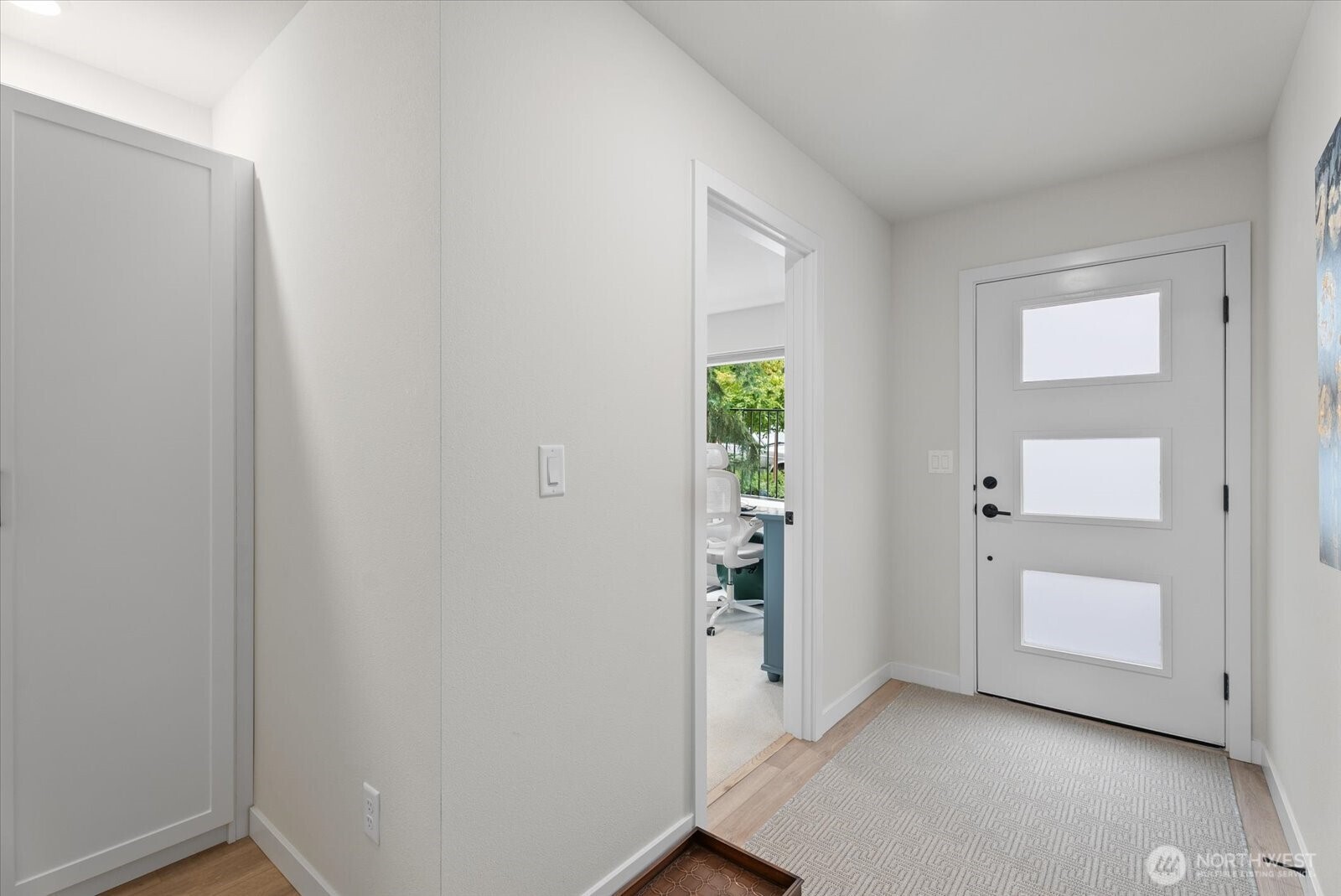 14704 Meridian Avenue B Property Photo 5