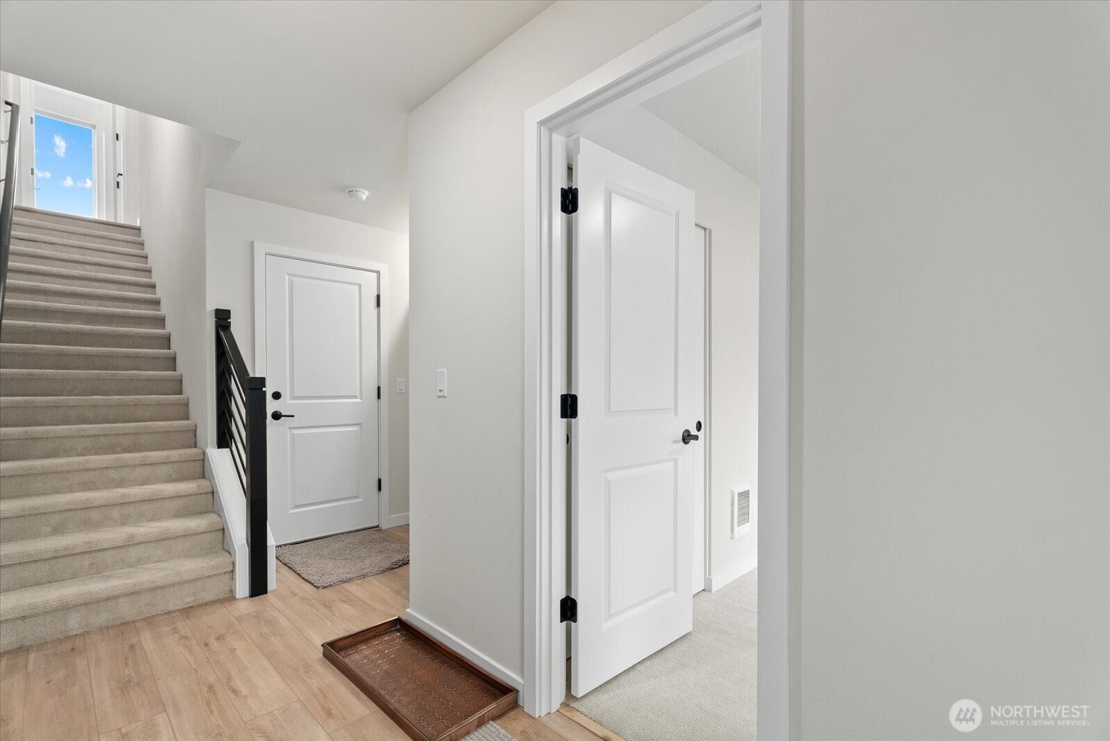 14704 Meridian Avenue B Property Photo 6