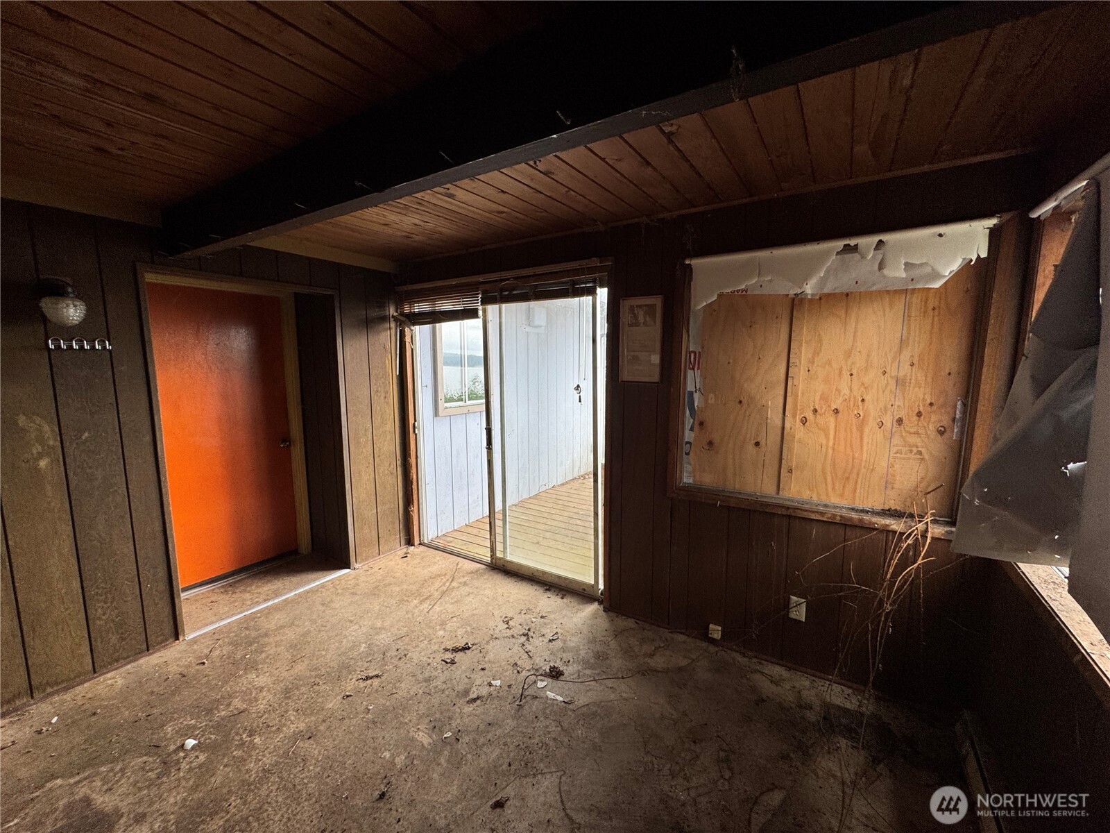 1284 Dines Point Road Property Photo 2