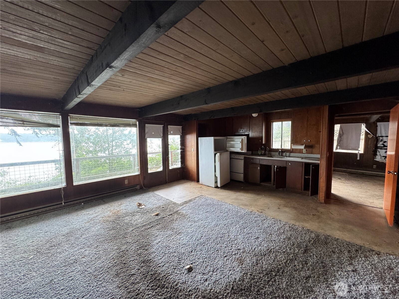1284 Dines Point Road Property Photo 4