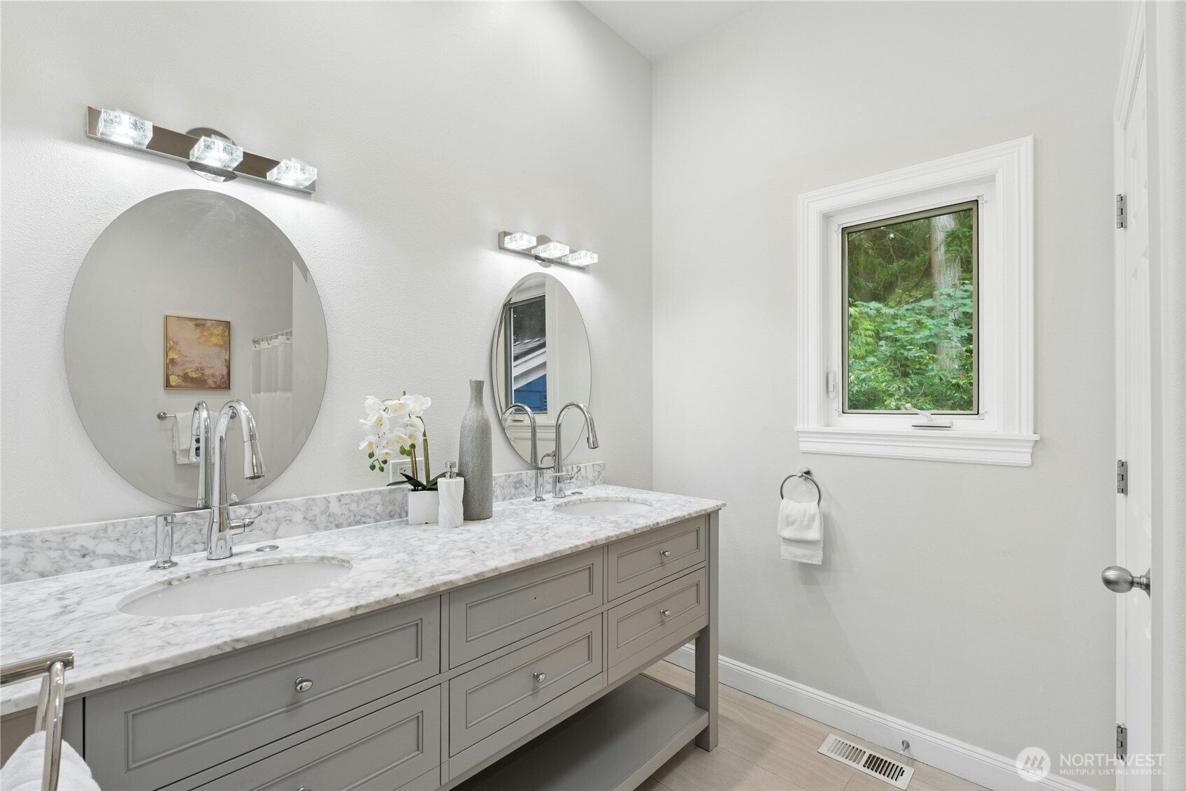 13130 Holmes Point Drive Property Photo 25