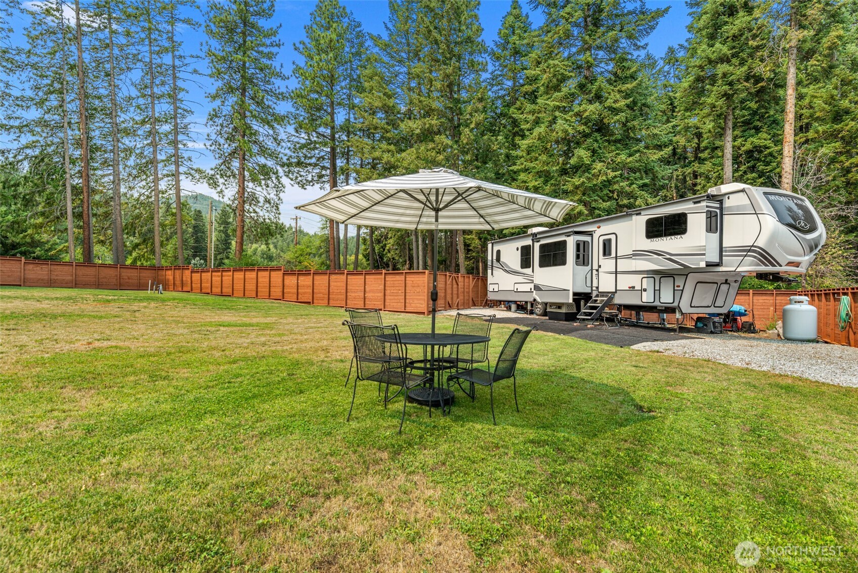 17993 River Road Property Photo 9