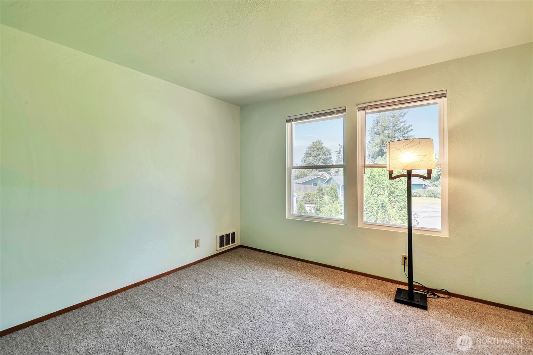 32007 Palace Court Property Photo 12