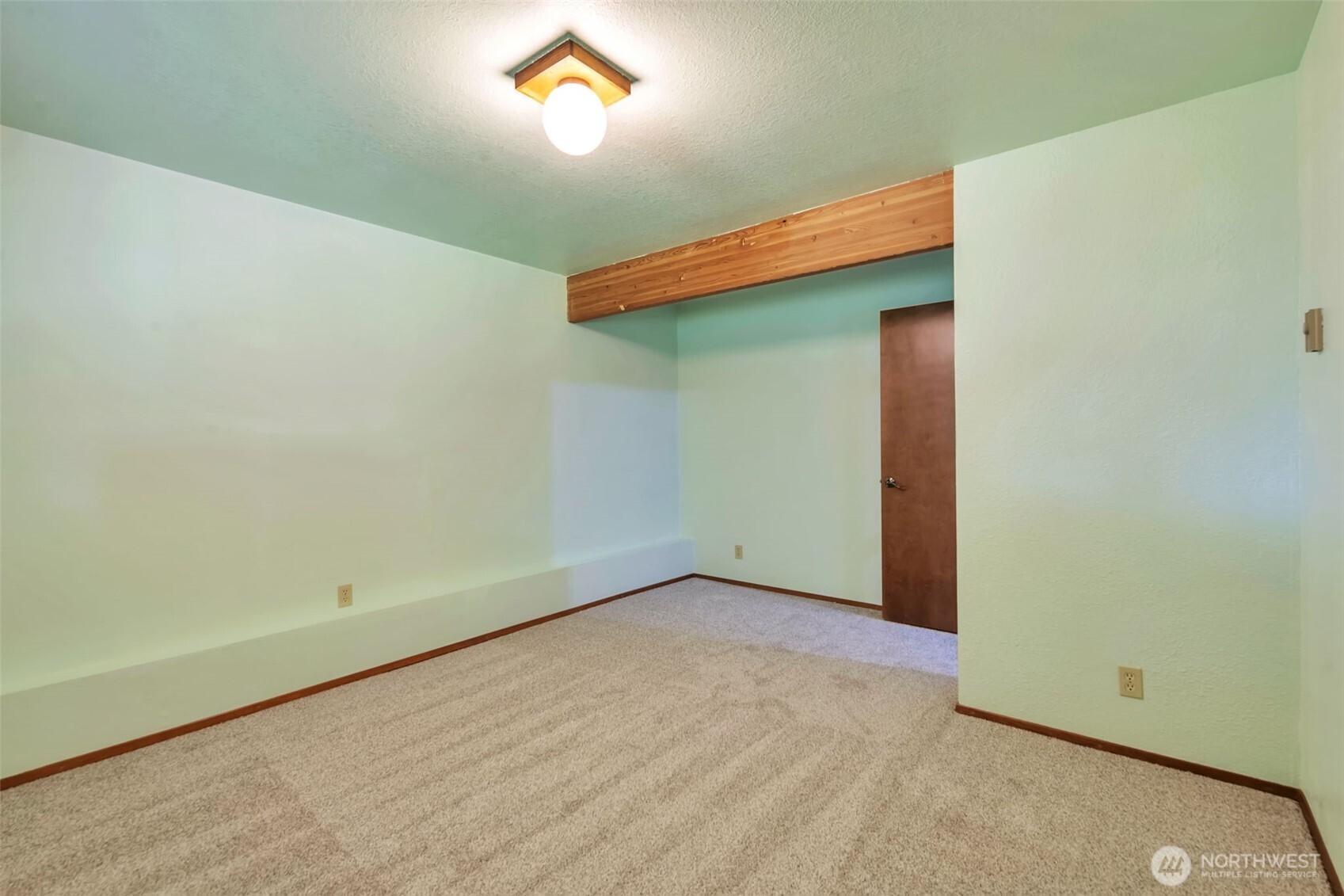 32007 Palace Court Property Photo 18
