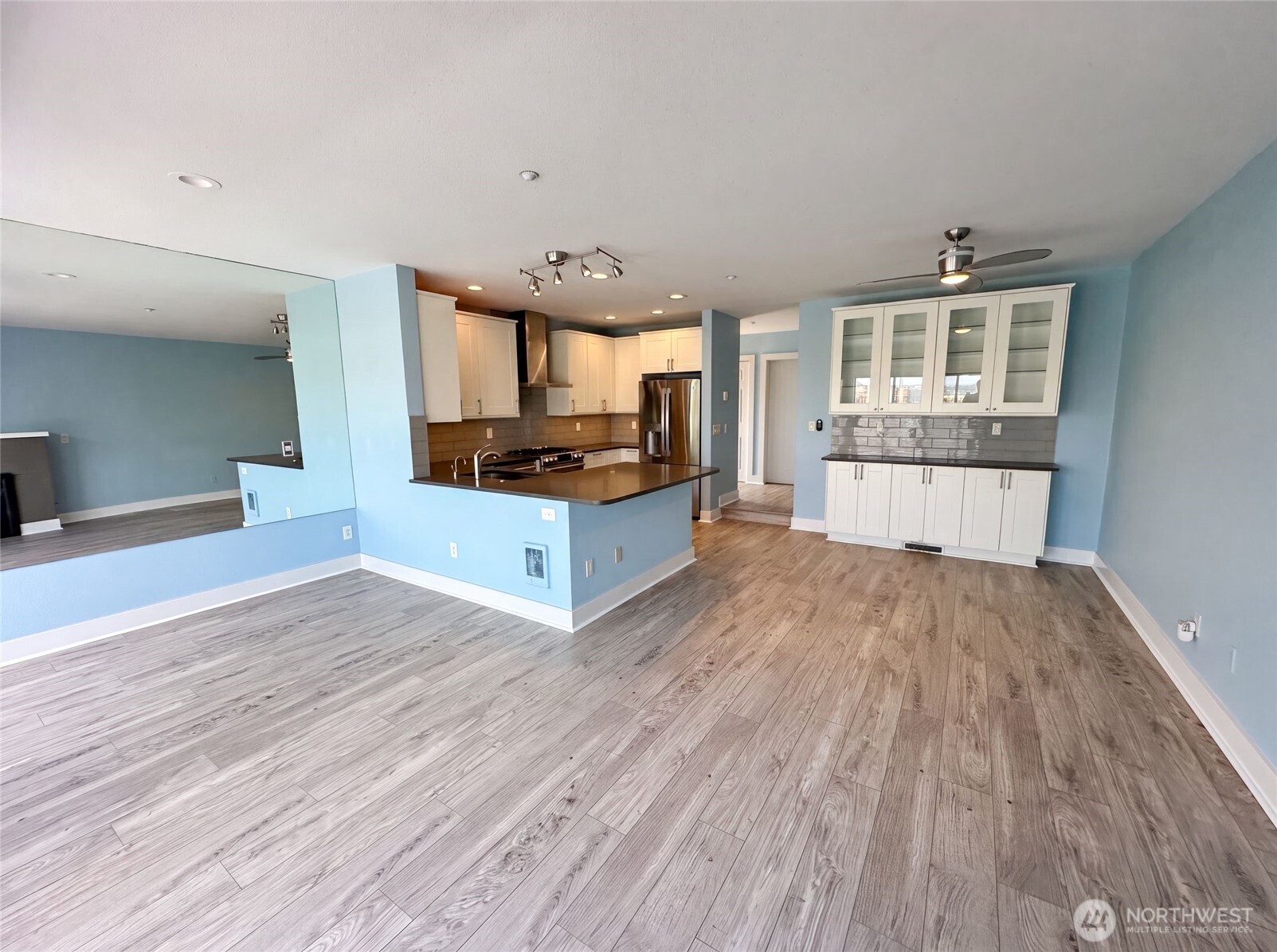 2325 Harbor Avenue B2 Property Photo 8