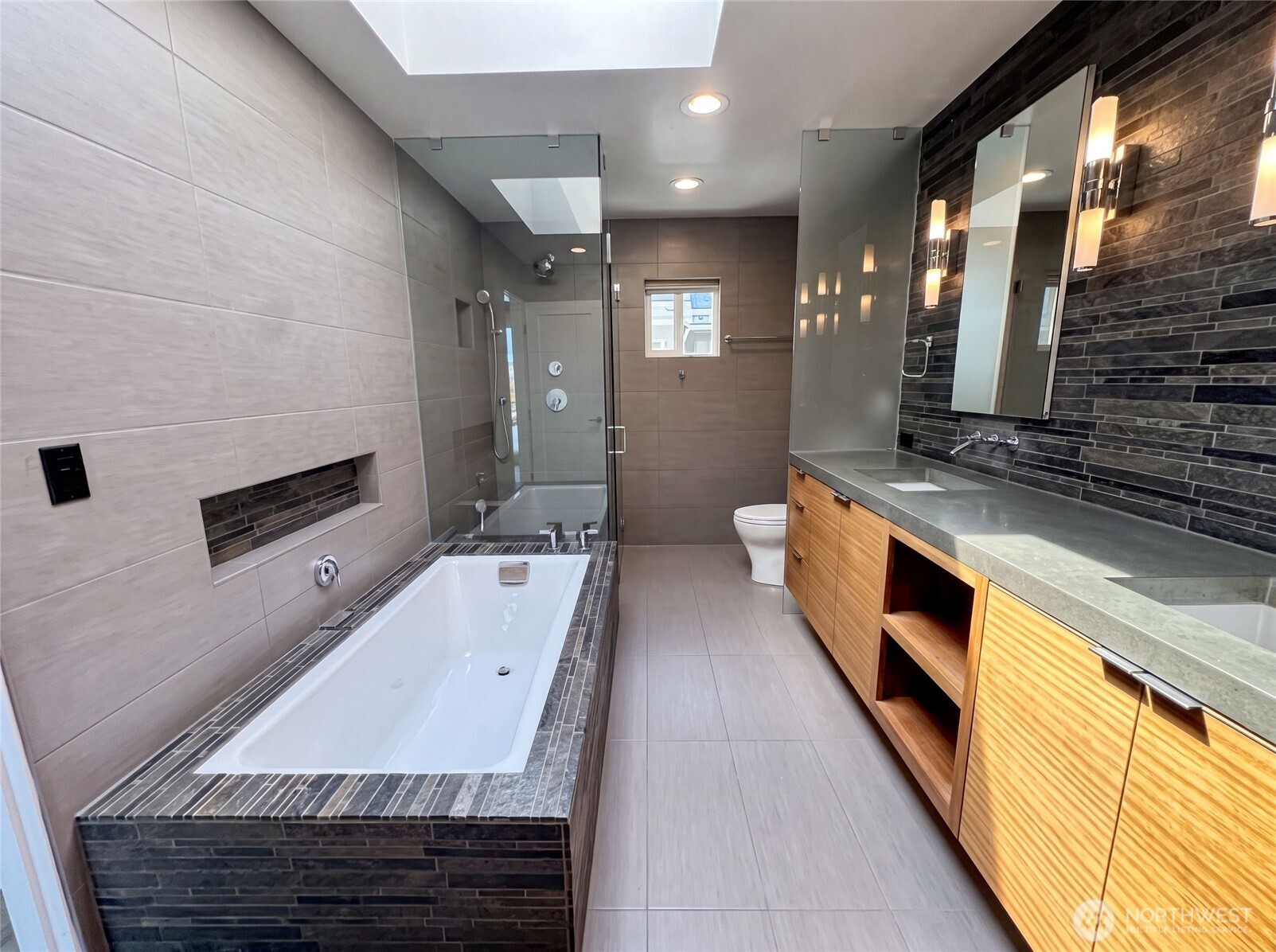 2325 Harbor Avenue B2 Property Photo 13
