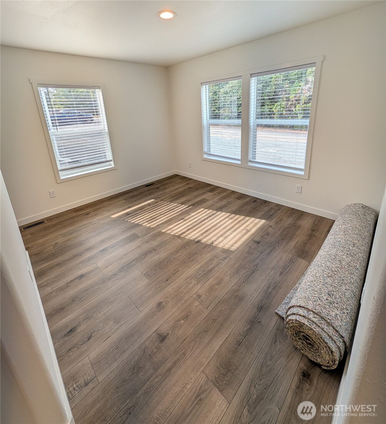 503 Nw Fir Property Photo 8