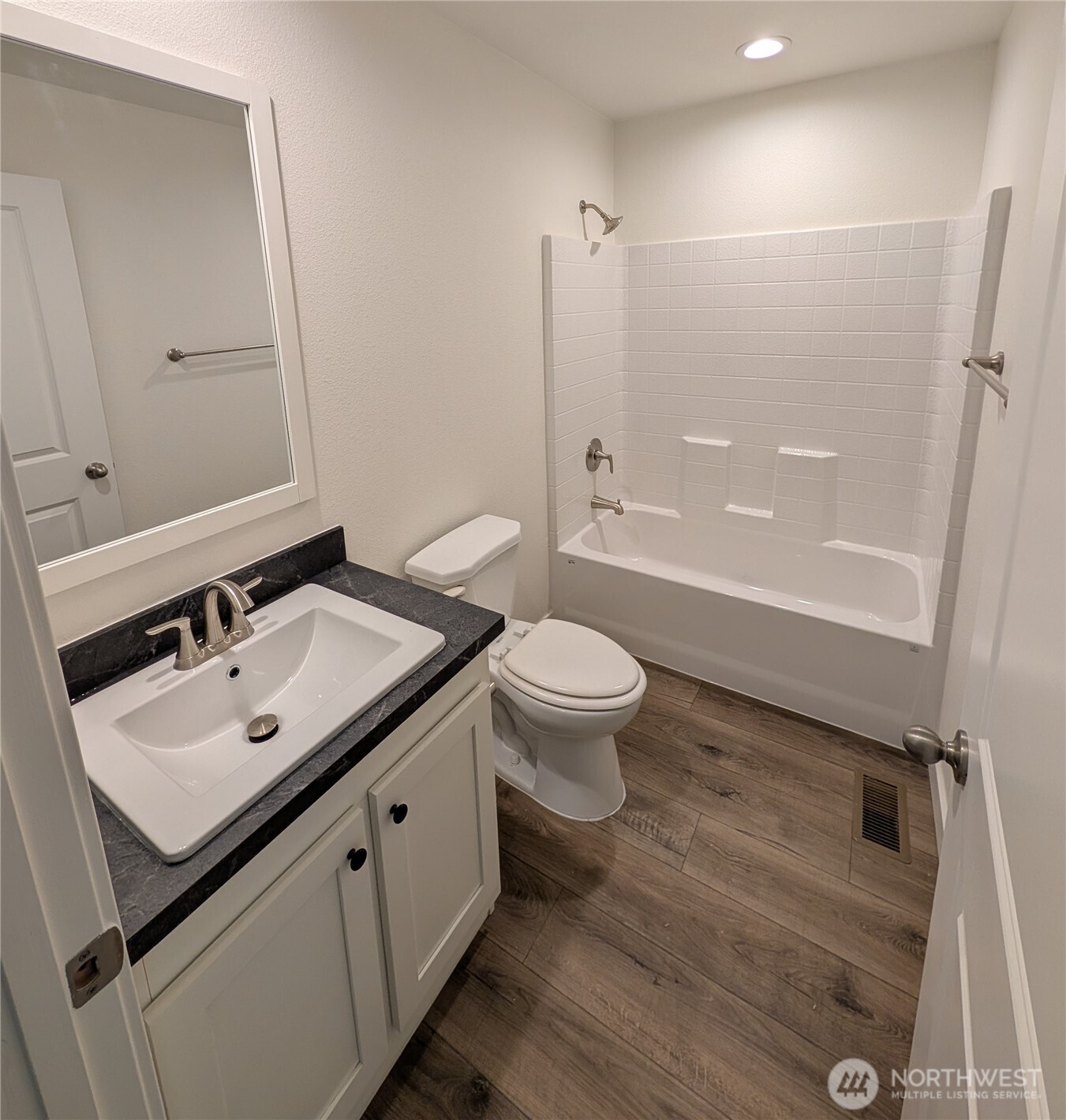 503 Nw Fir Property Photo 12
