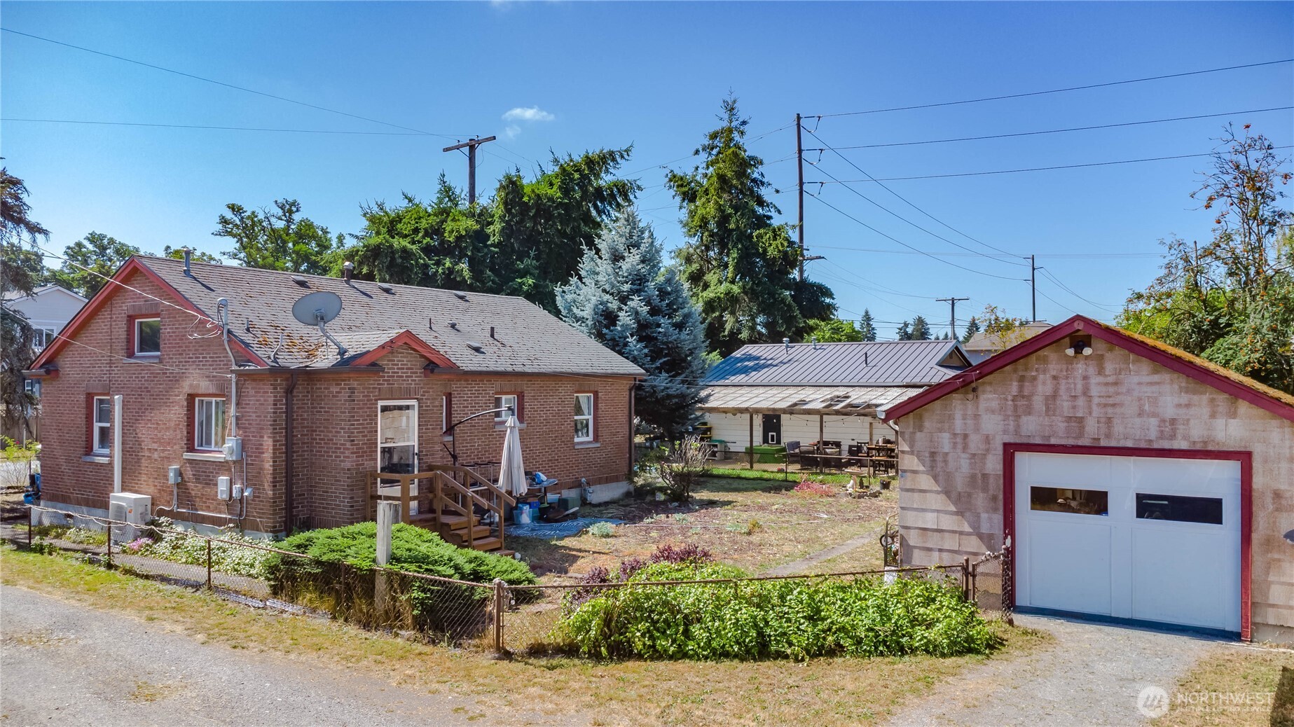 303 3rd Street Property Photo 1
