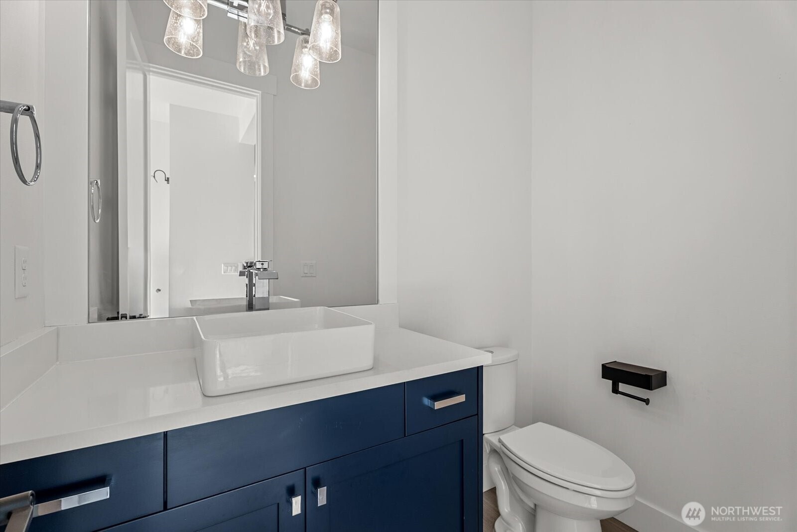 16914 1st Place Property Photo 8