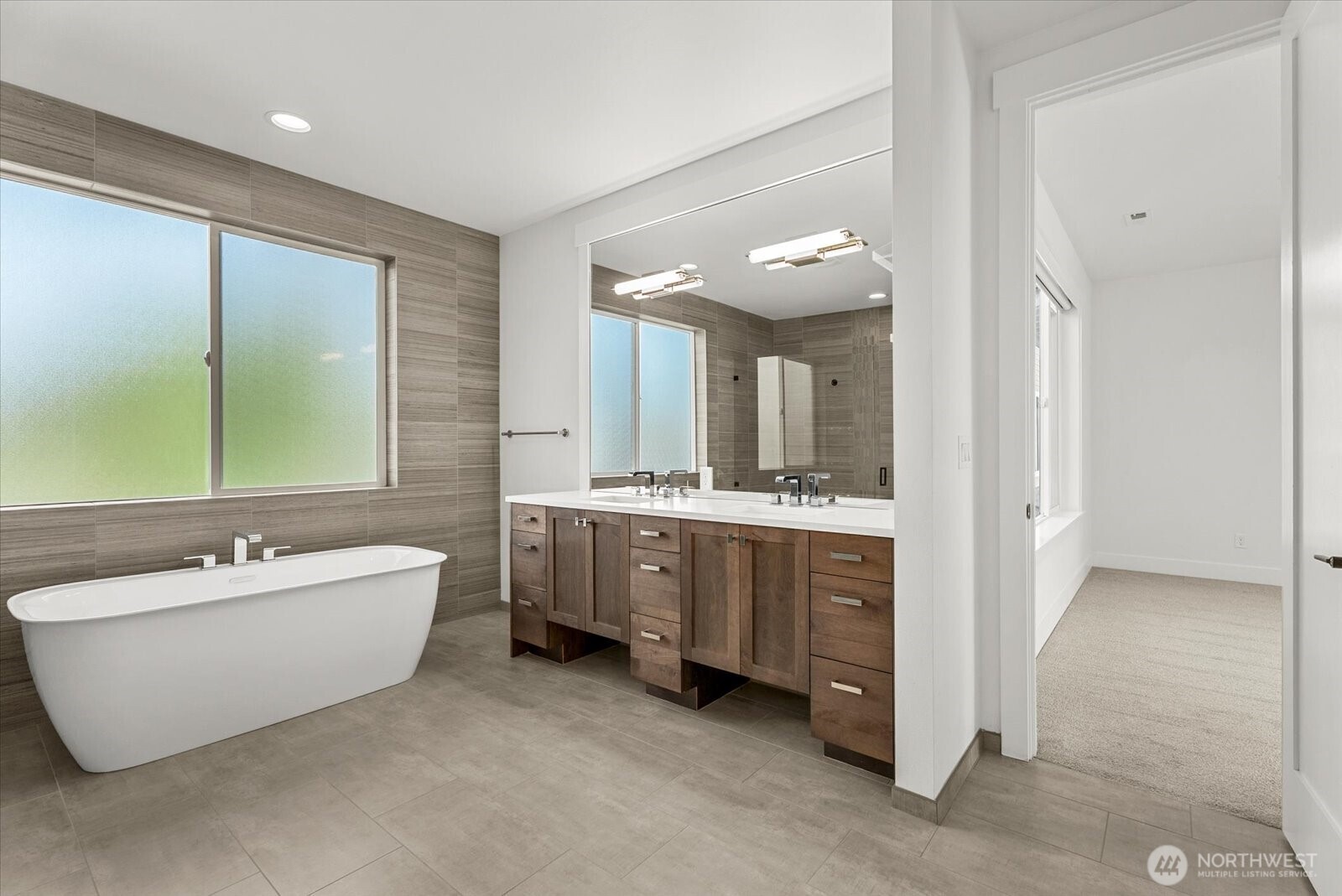 16914 1st Place Property Photo 18