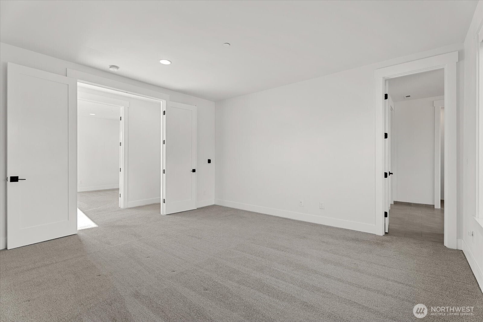 16914 1st Place Property Photo 21