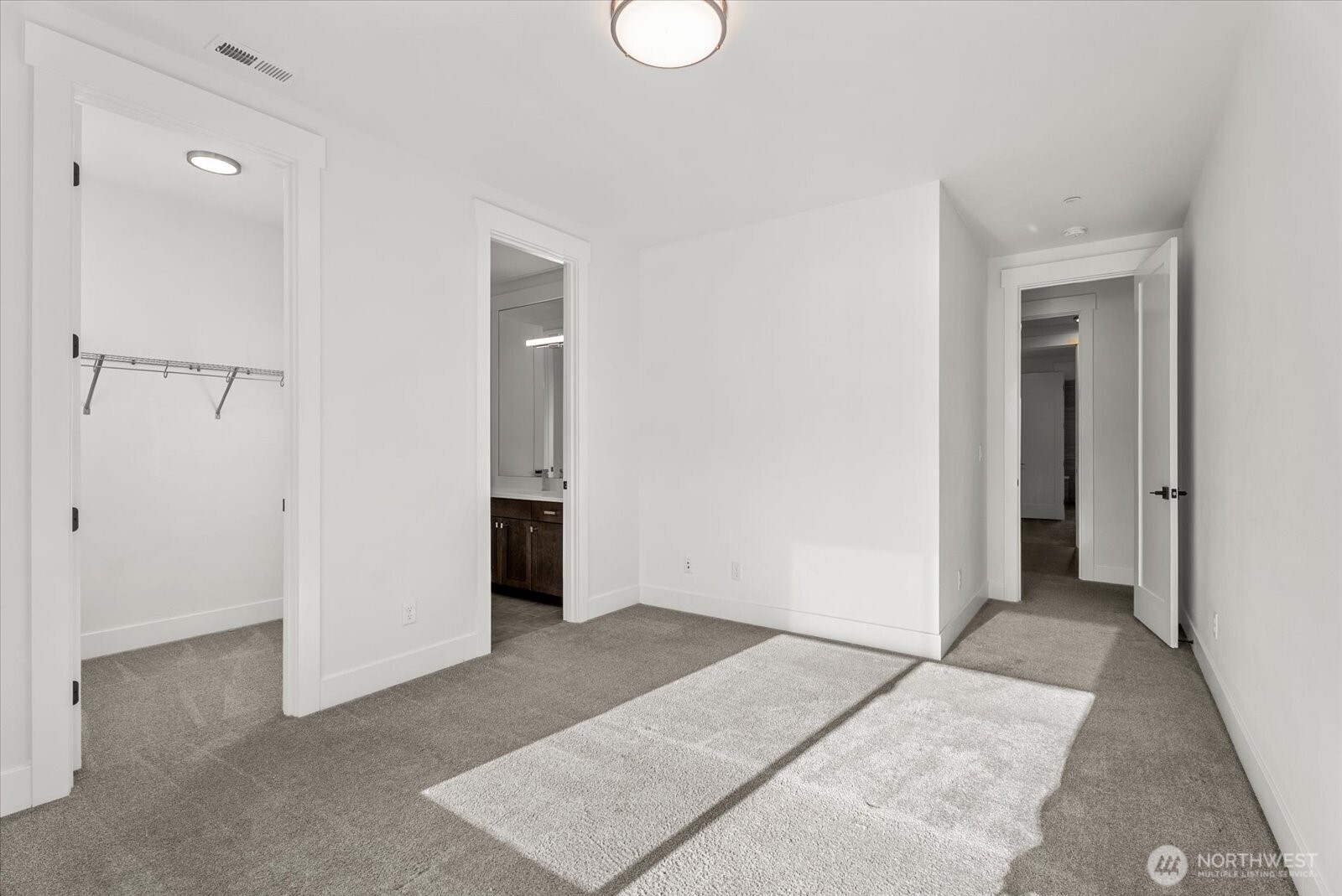 16914 1st Place Property Photo 25