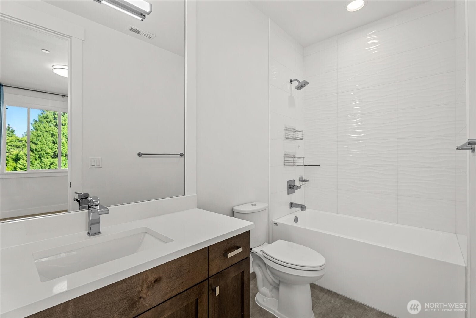 16914 1st Place Property Photo 32