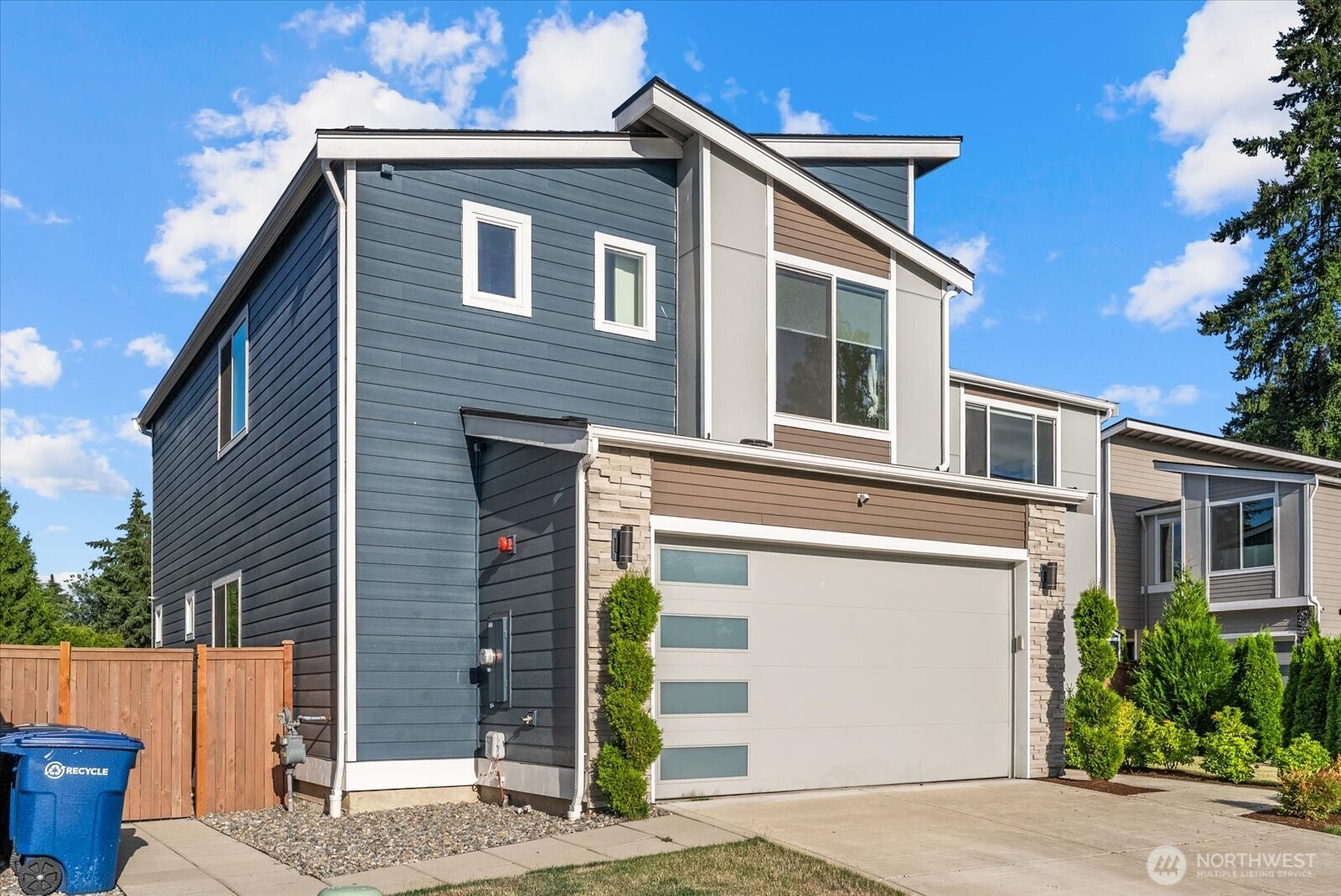 16914 1st Place Property Photo 37