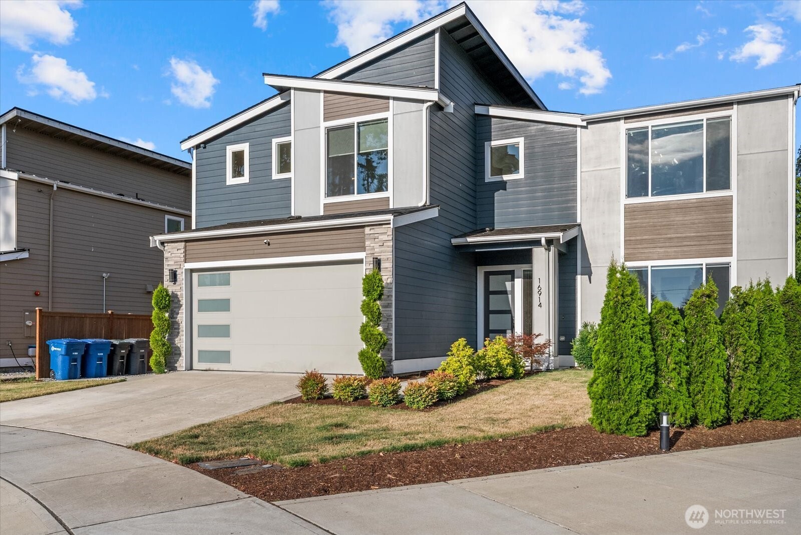 16914 1st Place Property Photo 38