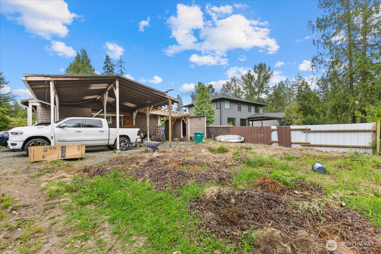 10024 228th Pl Se Property Photo 4