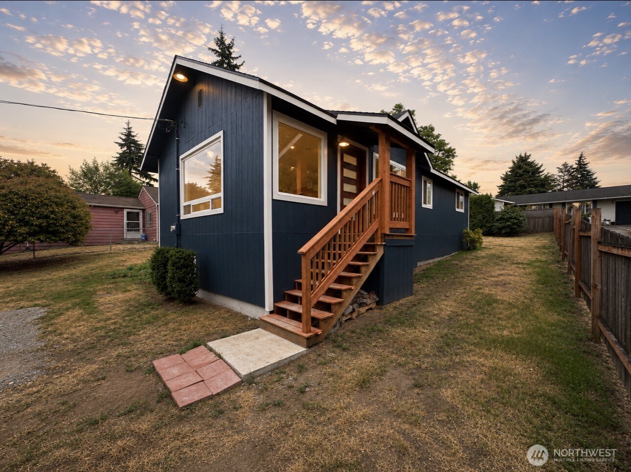 5523 S Leo Street Property Photo 4
