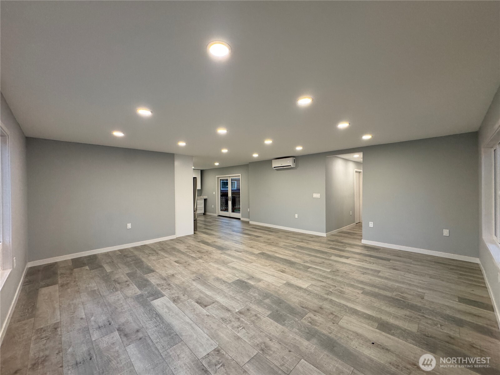 5523 S Leo Street Property Photo 12