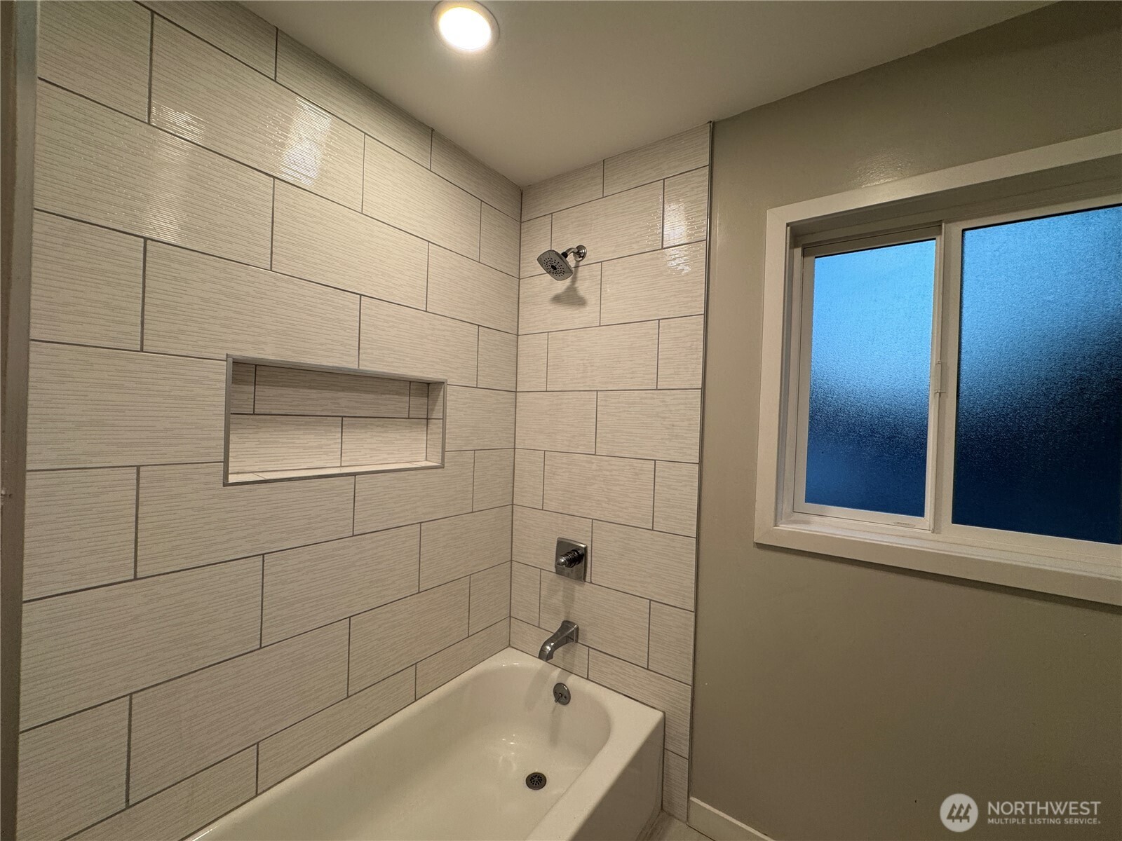 5523 S Leo Street Property Photo 15