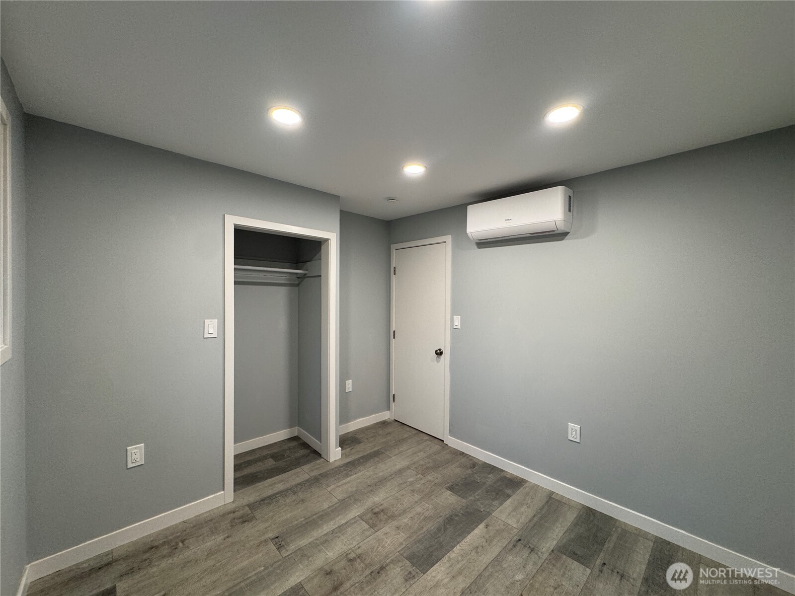 5523 S Leo Street Property Photo 17