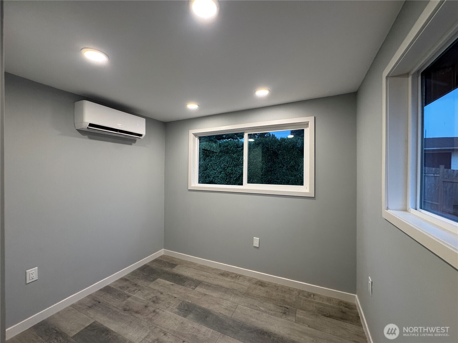 5523 S Leo Street Property Photo 23